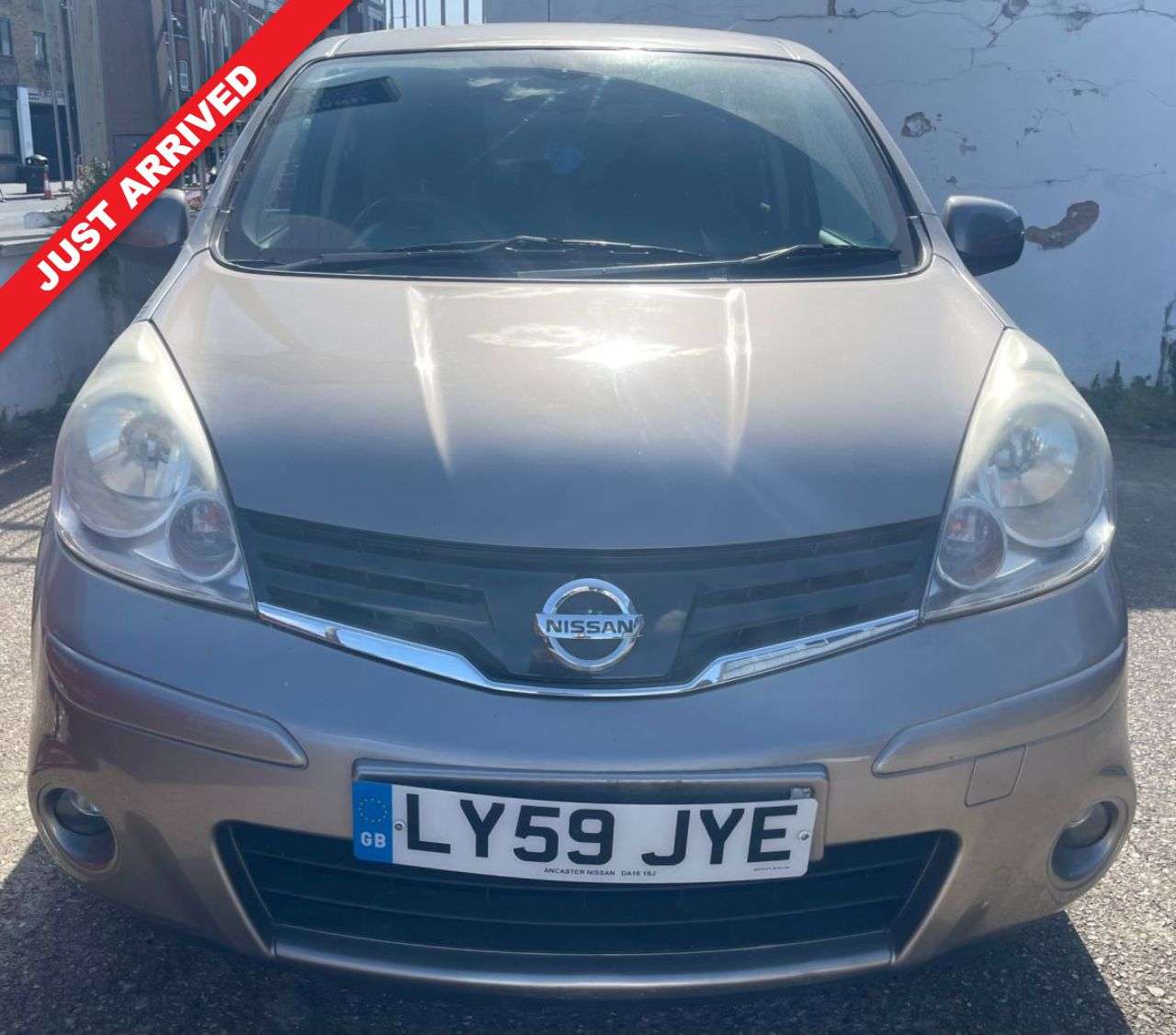 A 2010 NISSAN NOTE AUTOMATIC 1.6 16V Tekna Hatchback 5dr Petrol Euro 4 (110 ps) HALF LEATHER S A 2010 NISSAN NOTE AUTOMATIC 1.6 16V Tekna Hatchback 5dr Petrol Euro 4 (110 ps) HALF LEATHER S