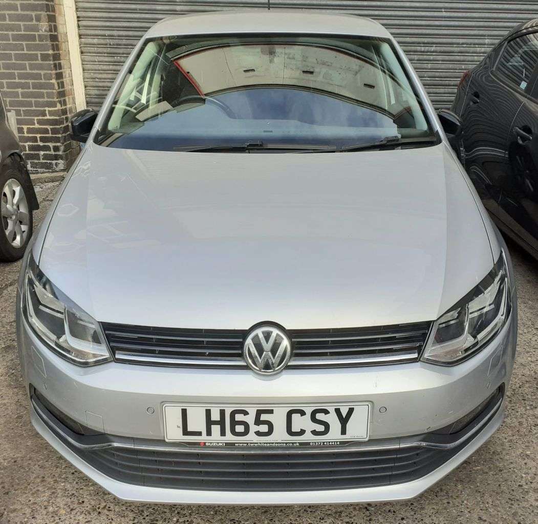A 2015 VOLKSWAGEN POLO AUTOMATIC 1.2 TSI BlueMotion Tech SE Design Hatchback 5dr Petrol DSG Euro 6 A 2015 VOLKSWAGEN POLO AUTOMATIC 1.2 TSI BlueMotion Tech SE Design Hatchback 5dr Petrol DSG Euro 6