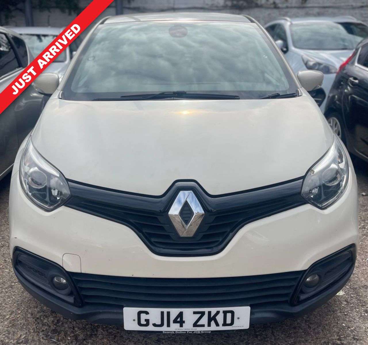 A 2014 RENAULT CAPTUR AUTOMATIC 1.2 TCe Dynamique S MediaNav SUV 5dr Petrol EDC Euro 5 (120 ps) R A 2014 RENAULT CAPTUR AUTOMATIC 1.2 TCe Dynamique S MediaNav SUV 5dr Petrol EDC Euro 5 (120 ps) R