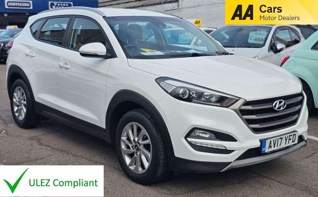 A 2017 HYUNDAI TUCSON 1.6 GDi Blue Drive SE Nav SUV 5dr Petrol Manual Euro 6 (s/s) (132 ps) SAT/N A 2017 HYUNDAI TUCSON 1.6 GDi Blue Drive SE Nav SUV 5dr Petrol Manual Euro 6 (s/s) (132 ps) SAT/N