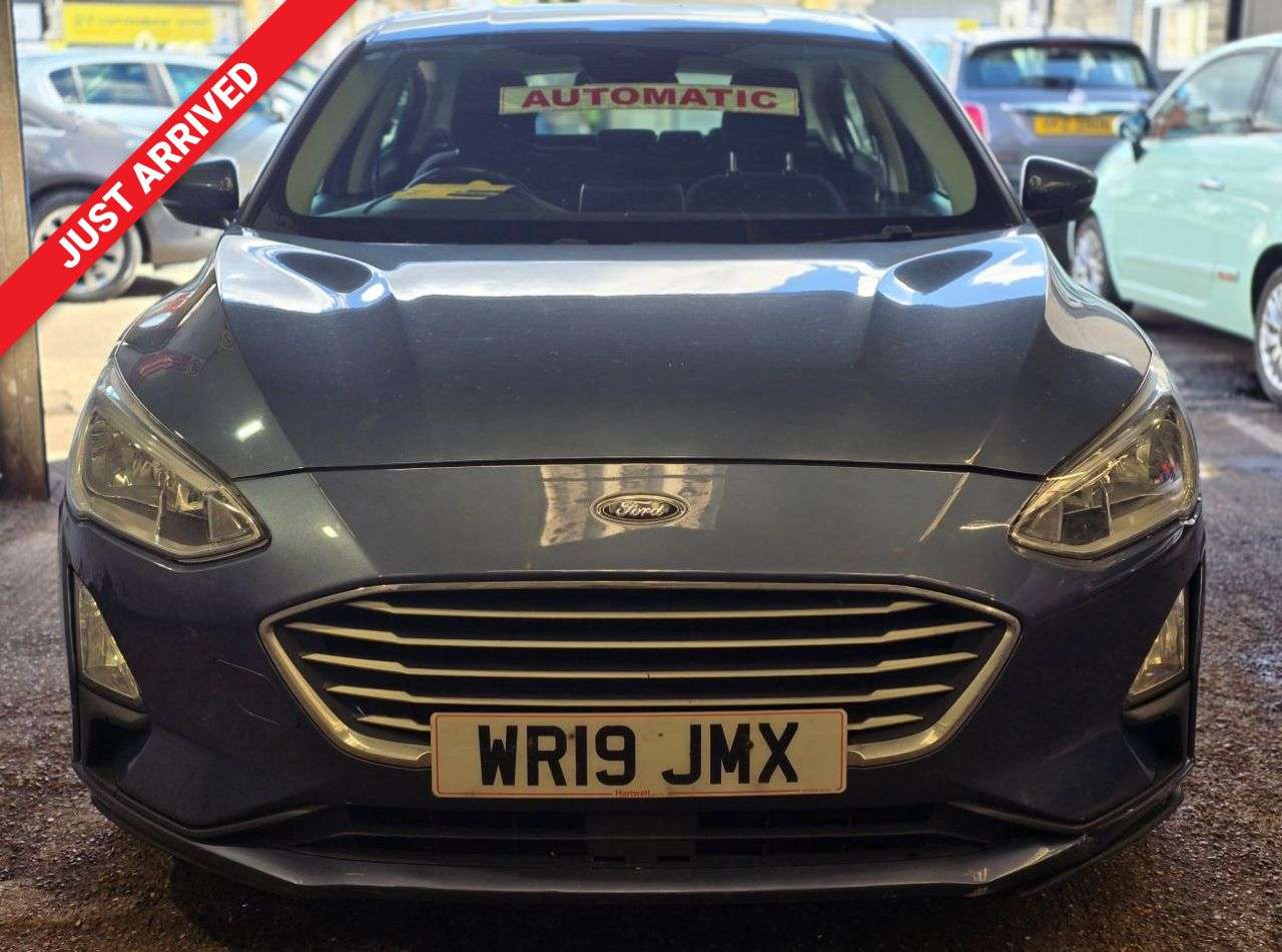 A 2019 FORD FOCUS 1.0T EcoBoost Zetec Hatchback 5dr Petrol Auto Euro 6 (s/s) (125 ps) REAR PA A 2019 FORD FOCUS 1.0T EcoBoost Zetec Hatchback 5dr Petrol Auto Euro 6 (s/s) (125 ps) REAR PA