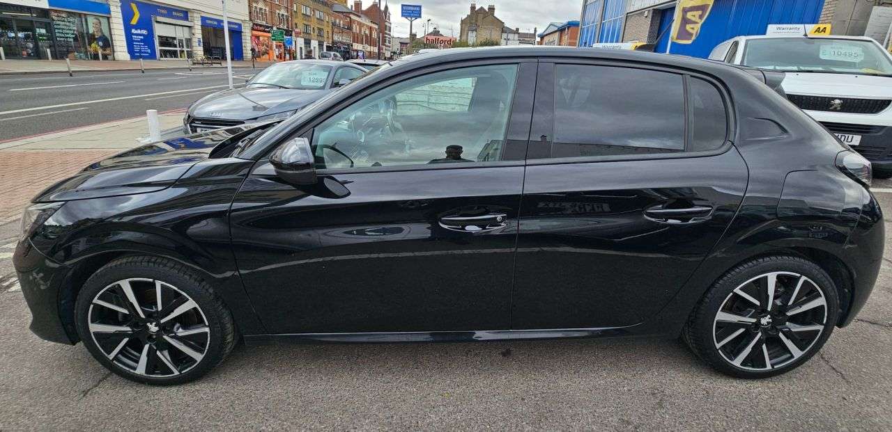 A 2020 PEUGEOT 208 1.2 PureTech Allure Hatchback 5dr Petrol Manual Euro 6 (s/s) (100 ps) APPLE A 2020 PEUGEOT 208 1.2 PureTech Allure Hatchback 5dr Petrol Manual Euro 6 (s/s) (100 ps) APPLE