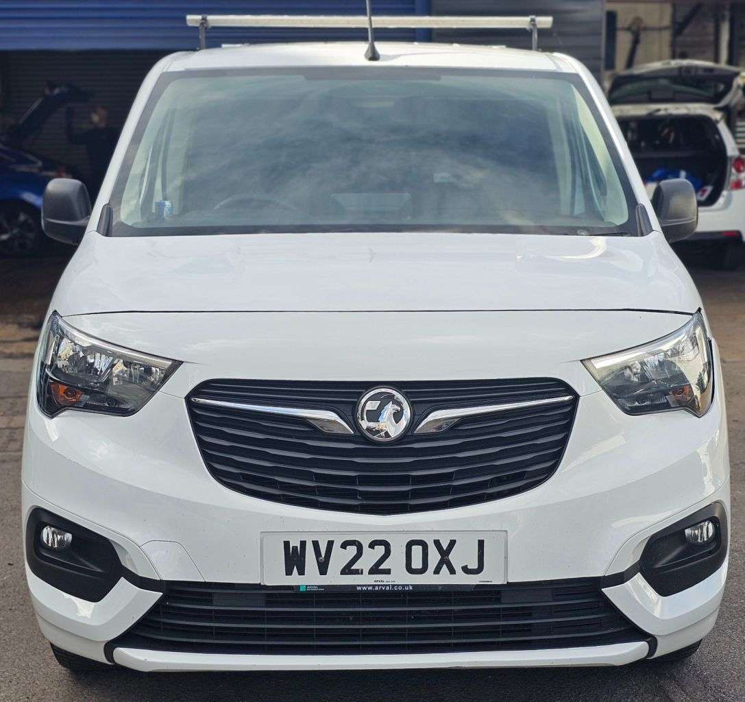 A 2022 VAUXHALL COMBO 1.5 Turbo D 2000 Sportive Panel Van 4dr Diesel Manual L1 H1 Euro 6 (100 ps) A 2022 VAUXHALL COMBO 1.5 Turbo D 2000 Sportive Panel Van 4dr Diesel Manual L1 H1 Euro 6 (100 ps)