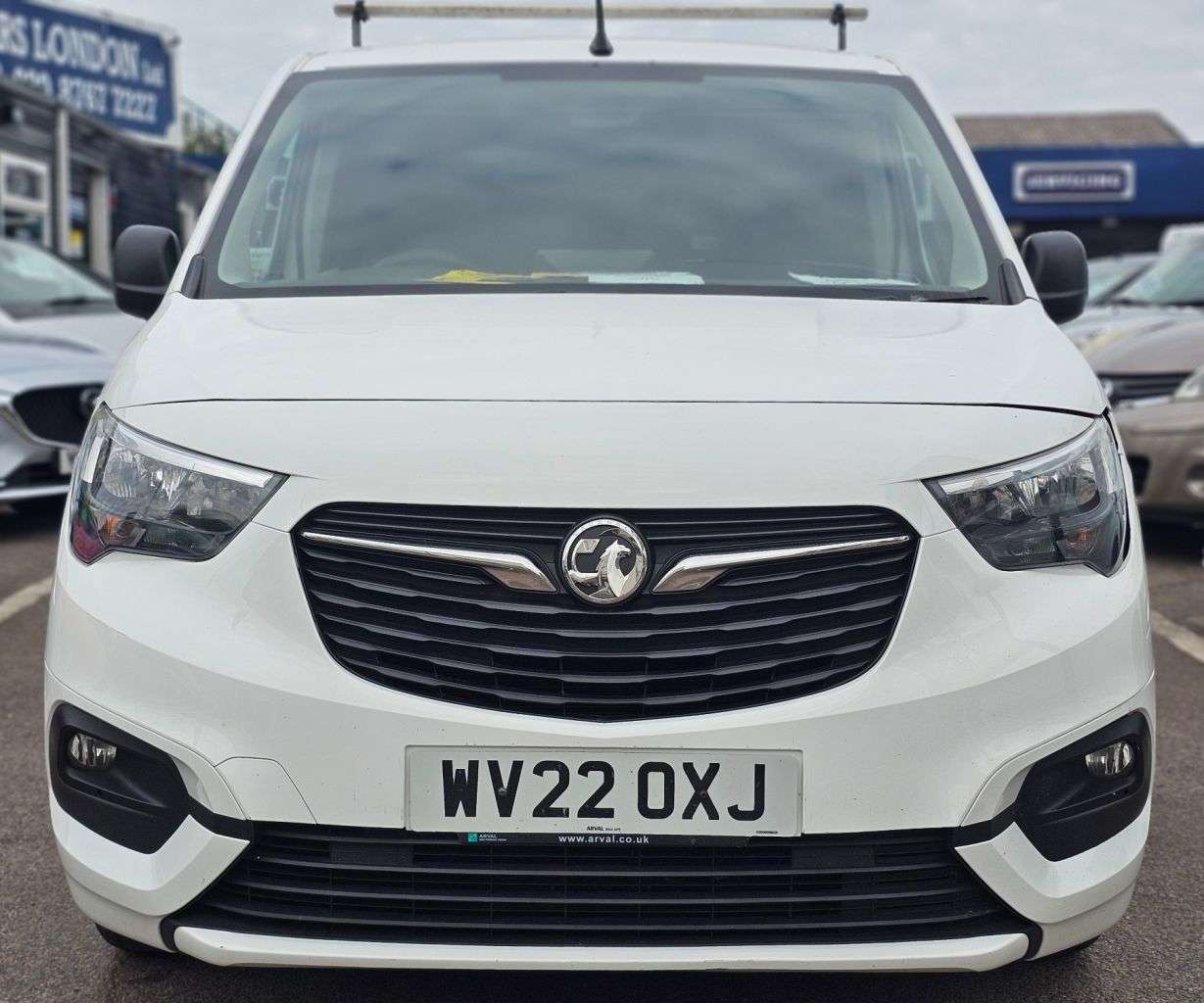 A 2022 VAUXHALL COMBO 1.5 Turbo D 2000 Sportive Panel Van 4dr Diesel Manual L1 H1 Euro 6 (100 ps) A 2022 VAUXHALL COMBO 1.5 Turbo D 2000 Sportive Panel Van 4dr Diesel Manual L1 H1 Euro 6 (100 ps)