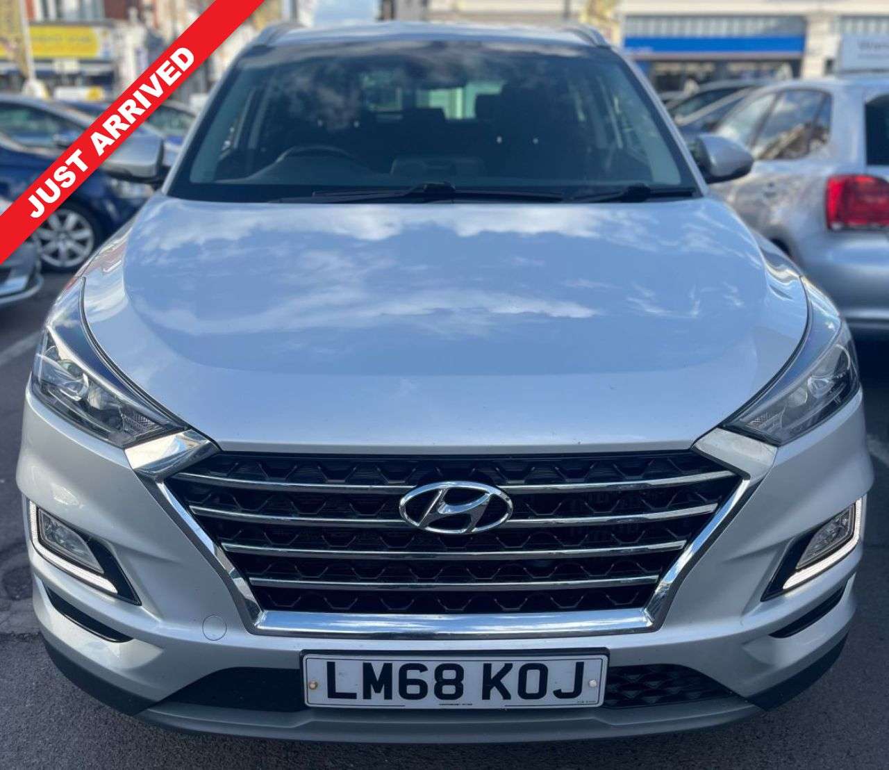 A 2018 HYUNDAI TUCSON AUTOMATIC 1.6 T-GDi SE Nav SUV 5dr Petrol DCT Euro 6 (s/s) (177 ps) REVERSE A 2018 HYUNDAI TUCSON AUTOMATIC 1.6 T-GDi SE Nav SUV 5dr Petrol DCT Euro 6 (s/s) (177 ps) REVERSE
