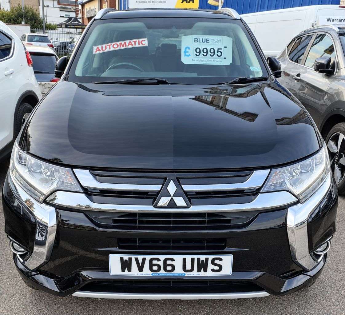 A 2016 MITSUBISHI OUTLANDER AUTOMATIC 2.0h 12kWh GX4h SUV 5dr Petrol Plug-in Hybrid CVT 4WD Euro 6 (s/s A 2016 MITSUBISHI OUTLANDER AUTOMATIC 2.0h 12kWh GX4h SUV 5dr Petrol Plug-in Hybrid CVT 4WD Euro 6 (s/s