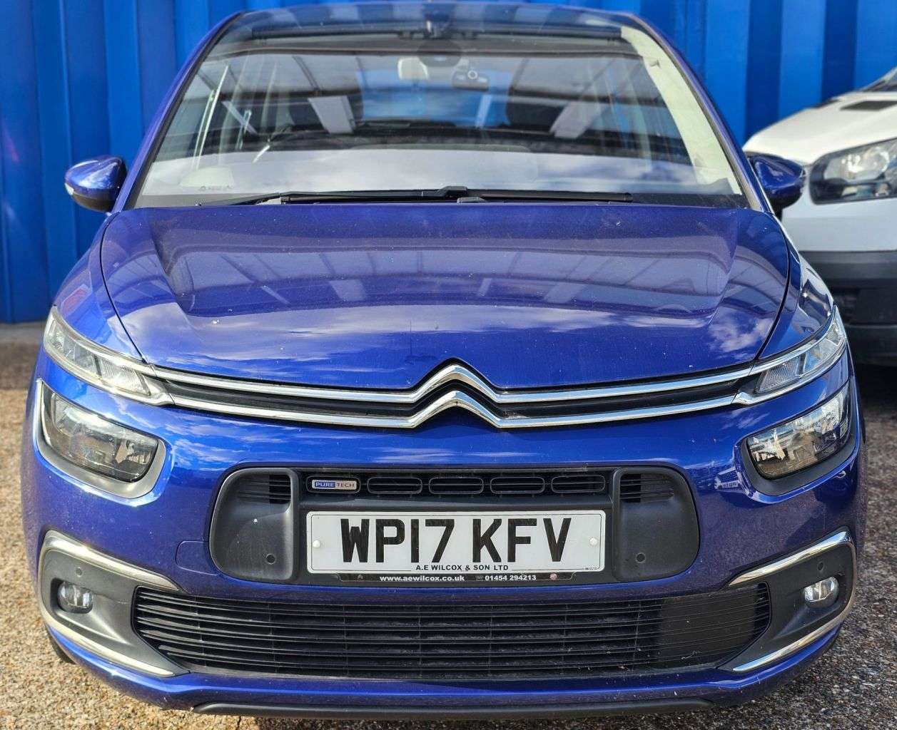 A 2017 CITROEN C4 PICASSO AUTOMATIC 1.2 PureTech Feel MPV 5dr Petrol EAT6 Euro 6 (s/s) (130 ps) LOW M A 2017 CITROEN C4 PICASSO AUTOMATIC 1.2 PureTech Feel MPV 5dr Petrol EAT6 Euro 6 (s/s) (130 ps) LOW M