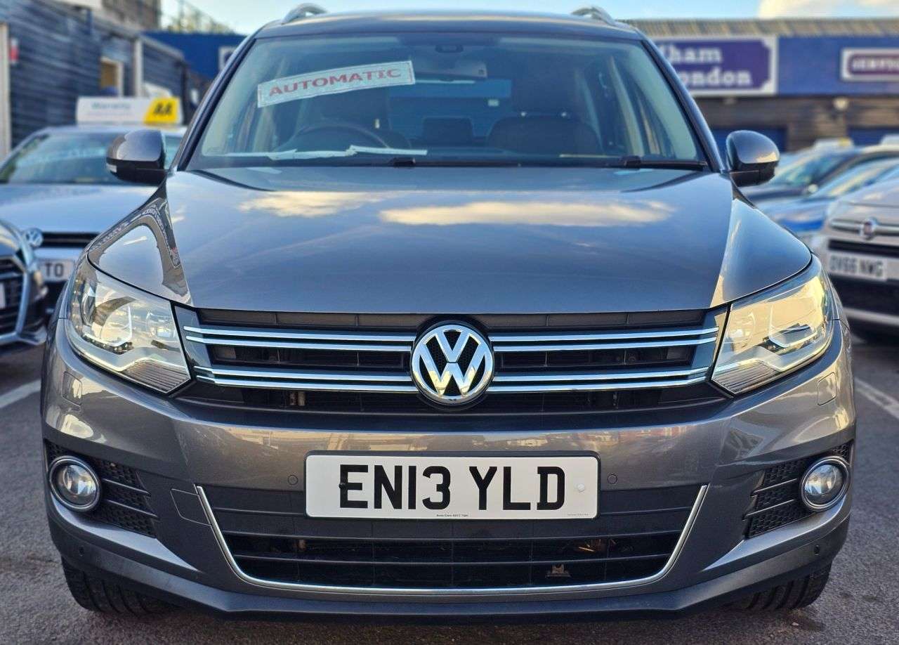A 2013 VOLKSWAGEN TIGUAN AUTOMATIC 2.0 TSI SE SUV 5dr Petrol DSG 4WD Euro 5 (180 ps) FULL LEATHER HE A 2013 VOLKSWAGEN TIGUAN AUTOMATIC 2.0 TSI SE SUV 5dr Petrol DSG 4WD Euro 5 (180 ps) FULL LEATHER HE