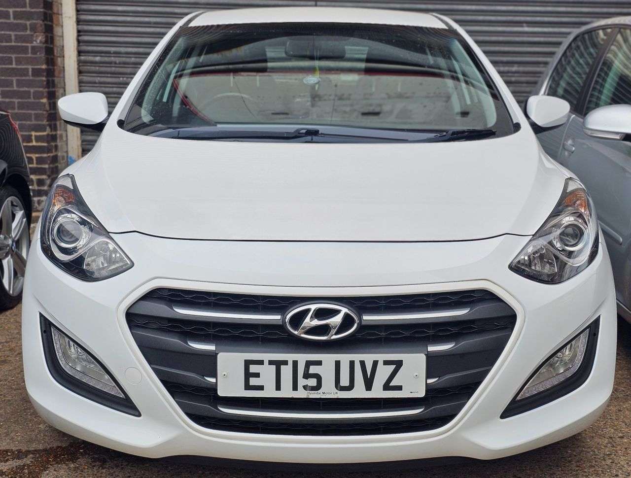 A 2015 HYUNDAI I30 AUTOMATIIC 1.6 SE Hatchback 5dr Petrol Auto Euro 6 (120 ps) BLUETOOTH,REAR A 2015 HYUNDAI I30 AUTOMATIIC 1.6 SE Hatchback 5dr Petrol Auto Euro 6 (120 ps) BLUETOOTH,REAR