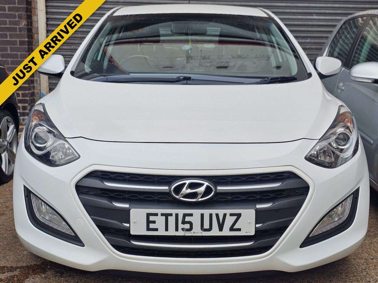A 2015 HYUNDAI I30 AUTOMATIIC 1.6 SE Hatchback 5dr Petrol Auto Euro 6 (120 ps) BLUETOOTH,REAR A 2015 HYUNDAI I30 AUTOMATIIC 1.6 SE Hatchback 5dr Petrol Auto Euro 6 (120 ps) BLUETOOTH,REAR