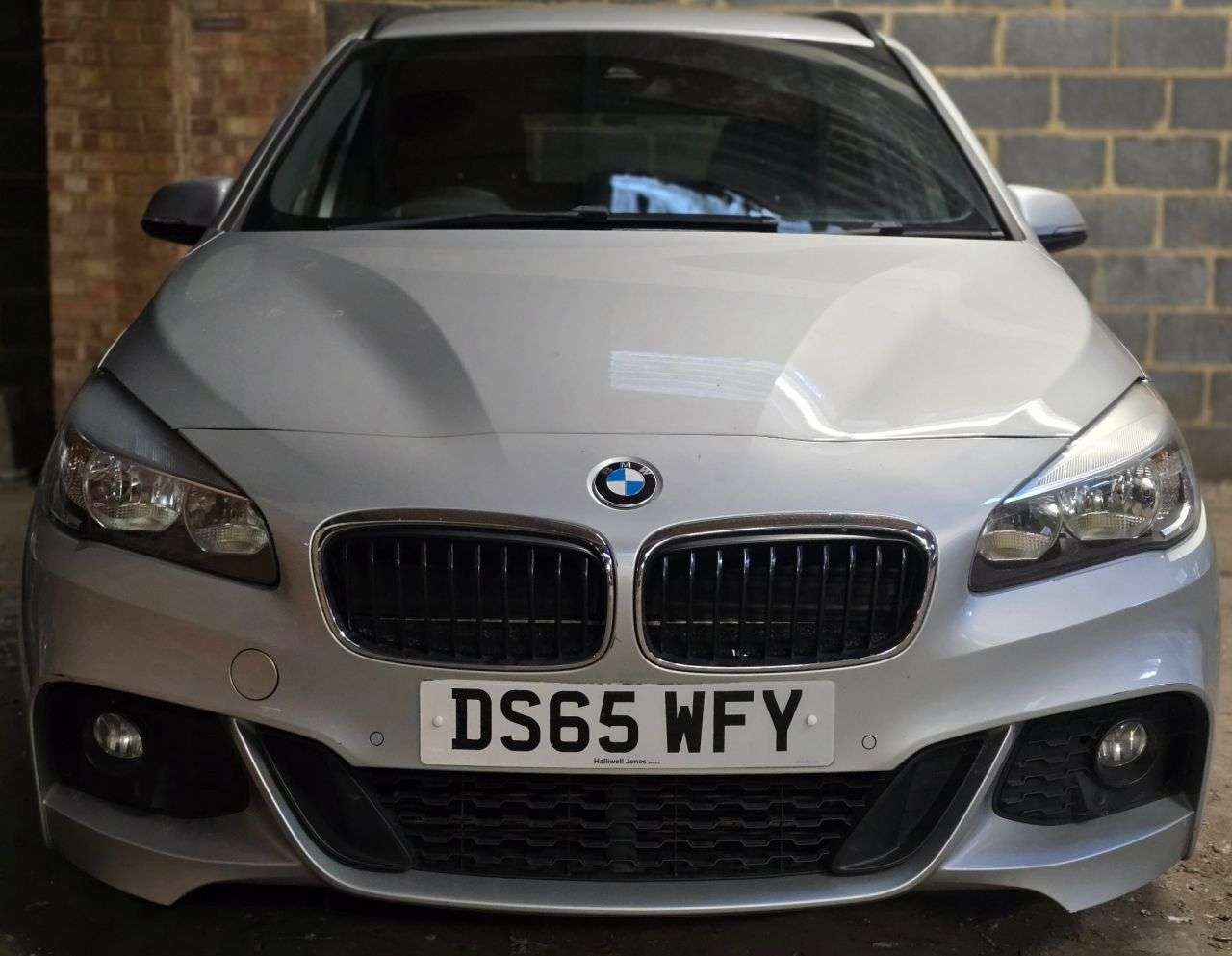 A 2015 BMW 2 SERIES GRAN TOURER AUTOMATIC 1.5 218i M Sport MPV 5dr Petrol Auto Euro 6 (s/s) (136 ps) REVERS A 2015 BMW 2 SERIES GRAN TOURER AUTOMATIC 1.5 218i M Sport MPV 5dr Petrol Auto Euro 6 (s/s) (136 ps) REVERS