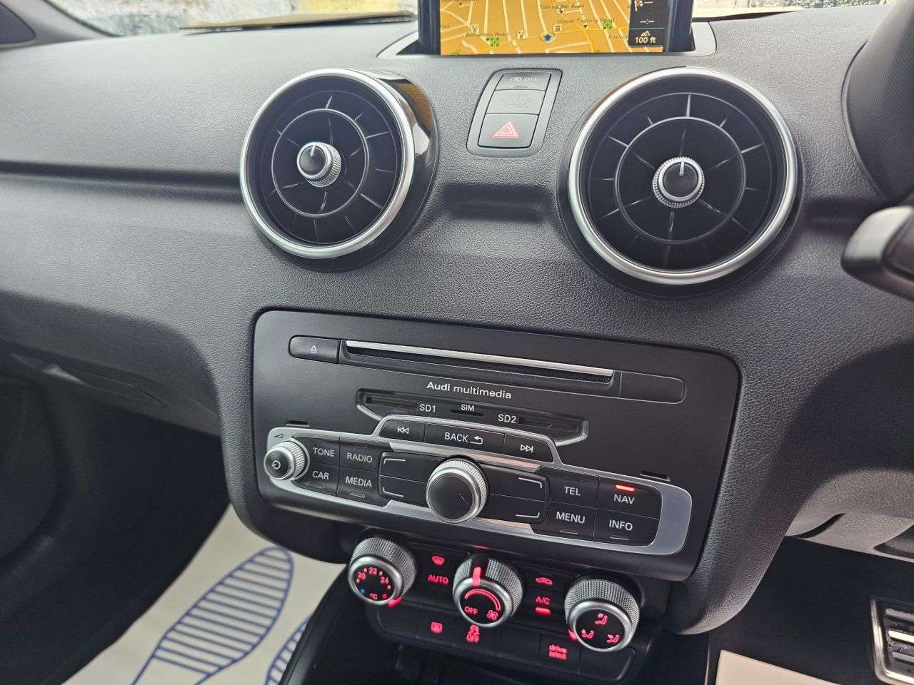 2015 AUDI A1 2015 AUDI A1