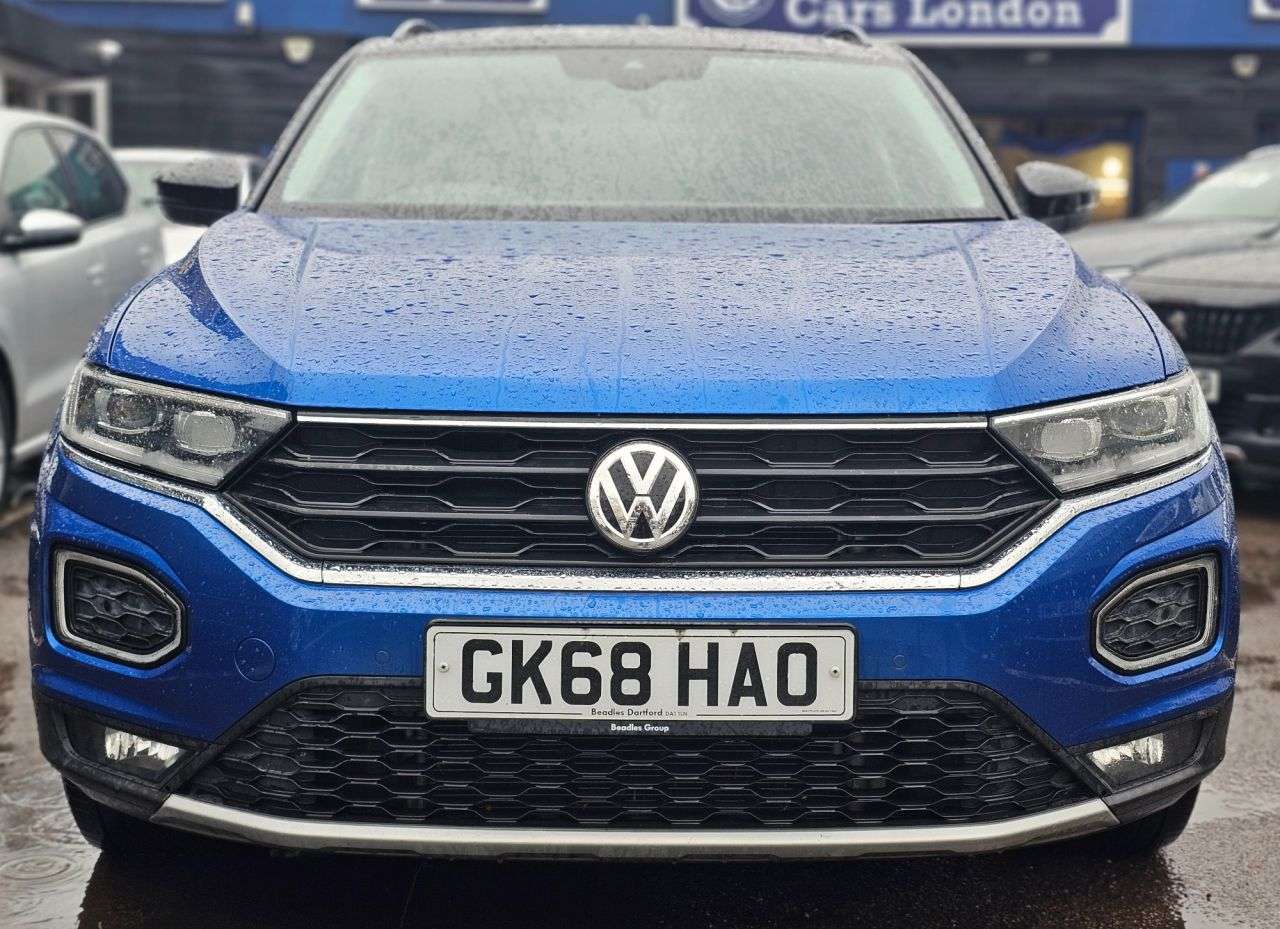 A 2018 VOLKSWAGEN T-ROC 1.5 TSI EVO Design SUV 5dr Petrol Manual Euro 6 (s/s) (150 ps) FULL SERVICE A 2018 VOLKSWAGEN T-ROC 1.5 TSI EVO Design SUV 5dr Petrol Manual Euro 6 (s/s) (150 ps) FULL SERVICE