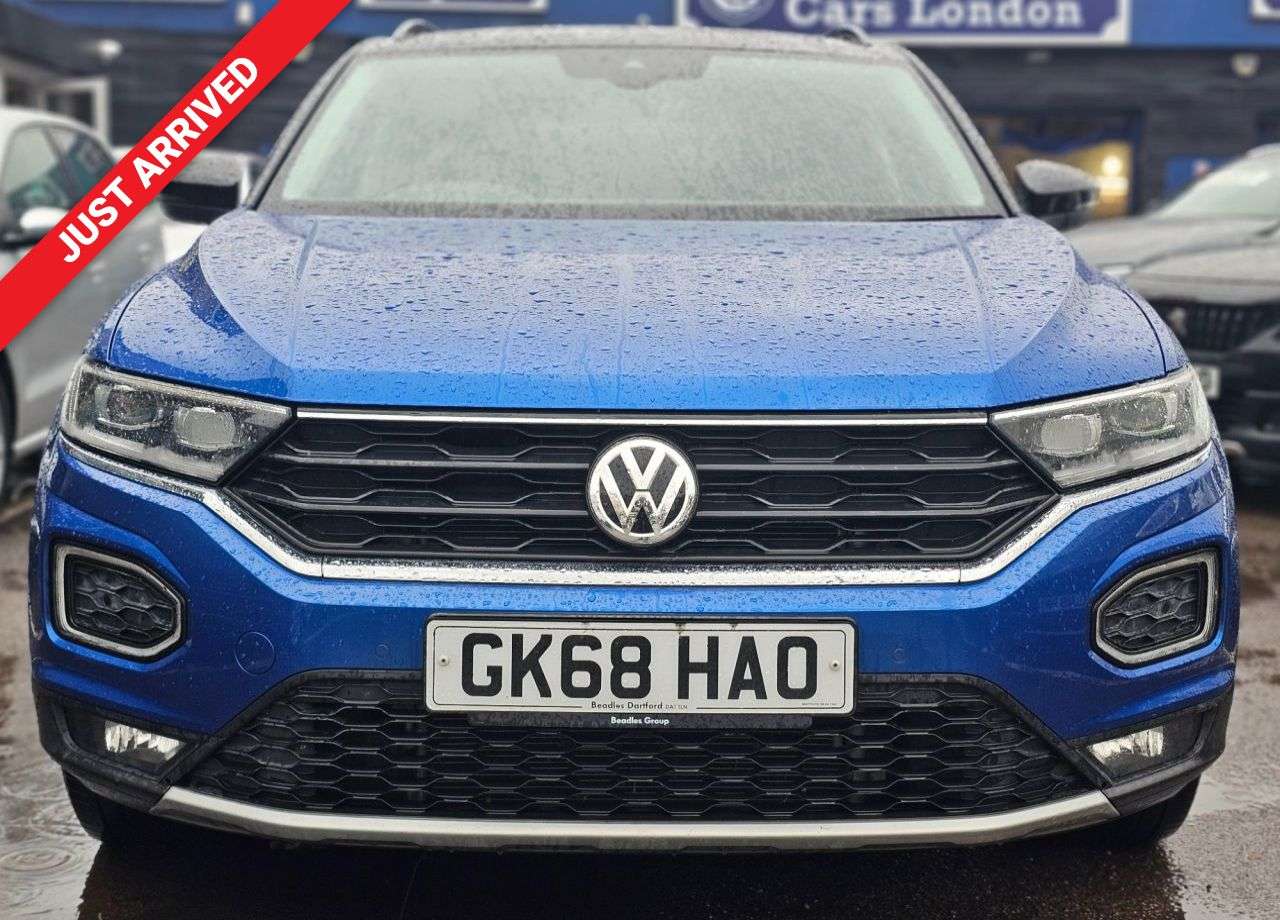 A 2018 VOLKSWAGEN T-ROC 1.5 TSI EVO Design SUV 5dr Petrol Manual Euro 6 (s/s) (150 ps) FULL SERVICE A 2018 VOLKSWAGEN T-ROC 1.5 TSI EVO Design SUV 5dr Petrol Manual Euro 6 (s/s) (150 ps) FULL SERVICE