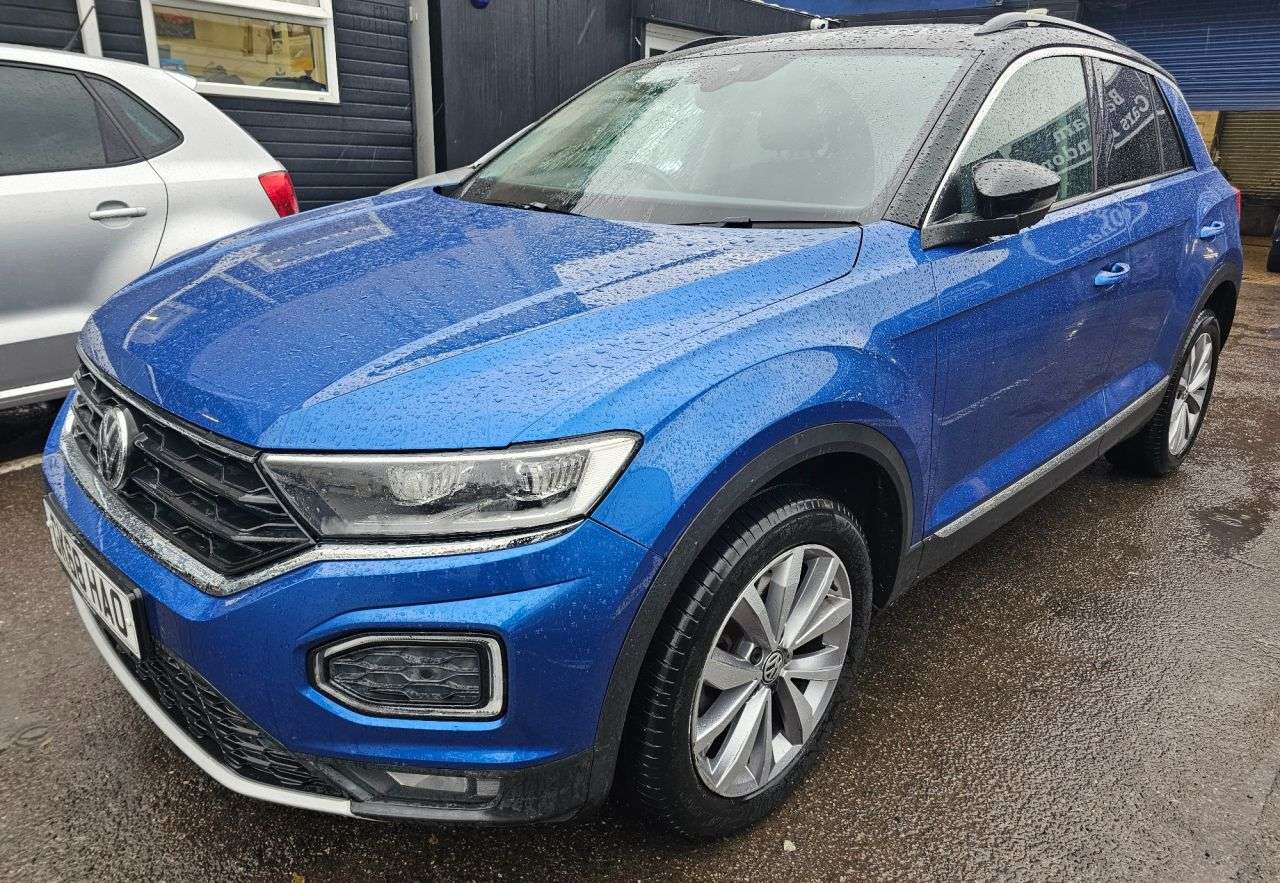 A 2018 VOLKSWAGEN T-ROC 1.5 TSI EVO Design SUV 5dr Petrol Manual Euro 6 (s/s) (150 ps) FULL SERVICE A 2018 VOLKSWAGEN T-ROC 1.5 TSI EVO Design SUV 5dr Petrol Manual Euro 6 (s/s) (150 ps) FULL SERVICE