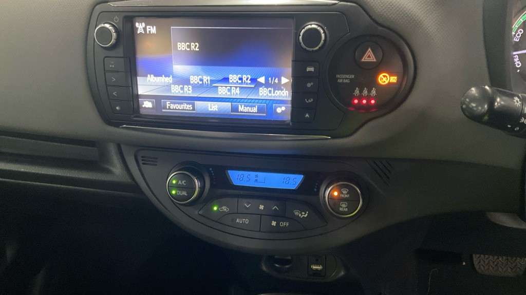 2015 TOYOTA YARIS 2015 TOYOTA YARIS