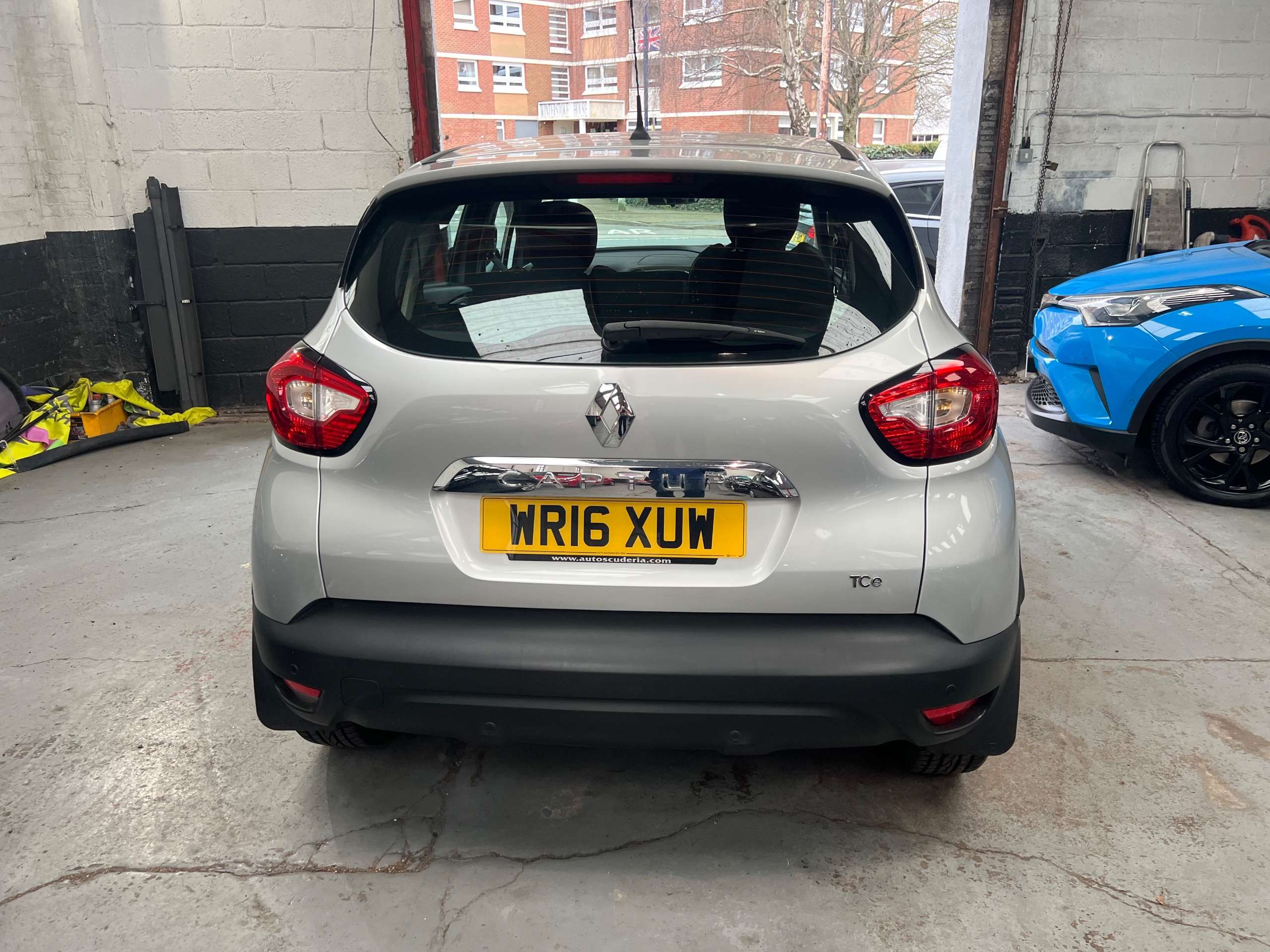 A 2016 RENAULT CAPTUR 0.9 TCe ENERGY Dynamique Nav SUV 5dr Petrol Manual Euro 6 (s/s) (90 ps) A 2016 RENAULT CAPTUR 0.9 TCe ENERGY Dynamique Nav SUV 5dr Petrol Manual Euro 6 (s/s) (90 ps)