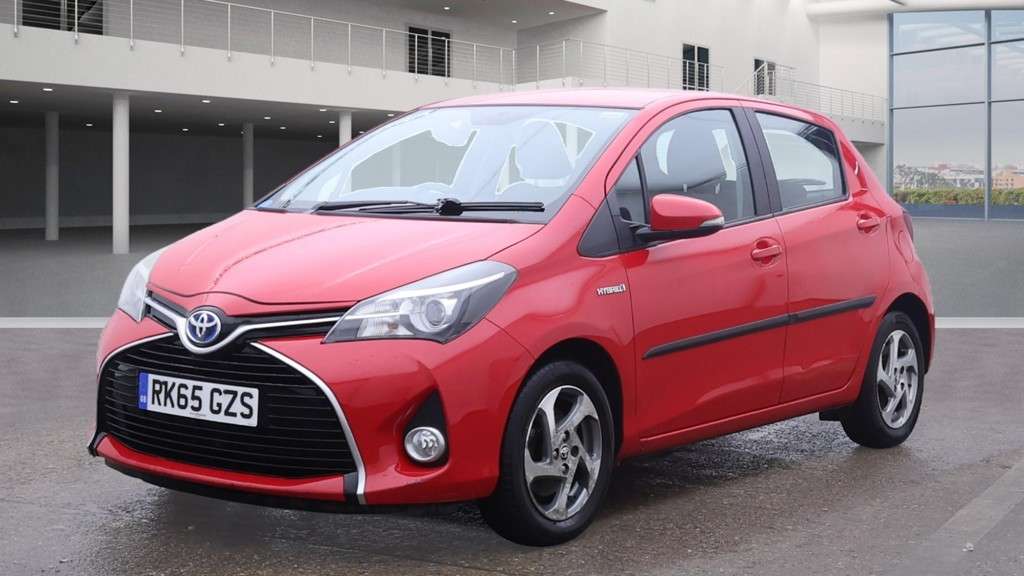A 2015 TOYOTA YARIS 1.5 VVT-h Icon Hatchback 5dr Petrol Hybrid E-CVT Euro 6 (101 ps) A 2015 TOYOTA YARIS 1.5 VVT-h Icon Hatchback 5dr Petrol Hybrid E-CVT Euro 6 (101 ps)