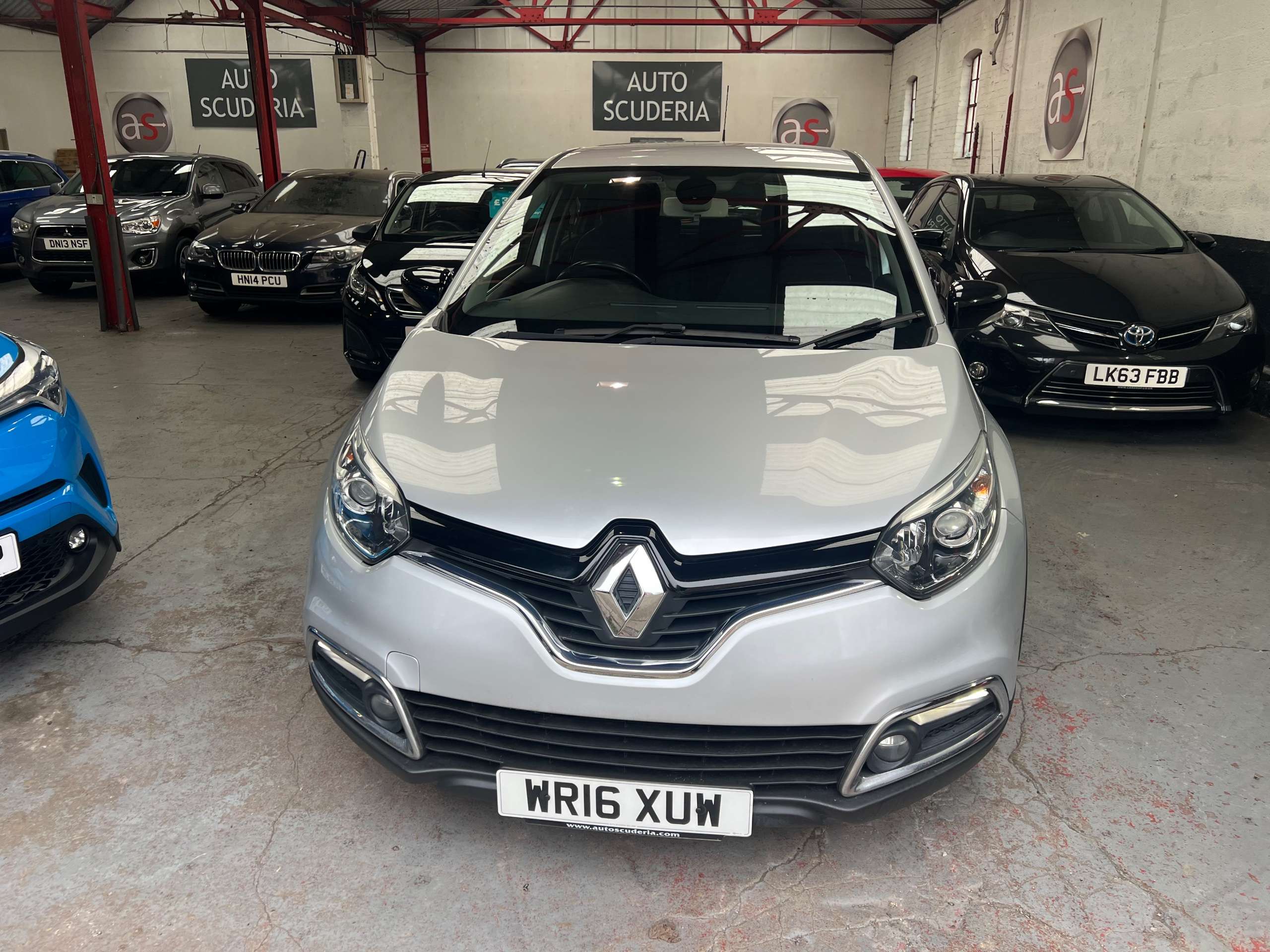 A 2016 RENAULT CAPTUR 0.9 TCe ENERGY Dynamique Nav SUV 5dr Petrol Manual Euro 6 (s/s) (90 ps) A 2016 RENAULT CAPTUR 0.9 TCe ENERGY Dynamique Nav SUV 5dr Petrol Manual Euro 6 (s/s) (90 ps)