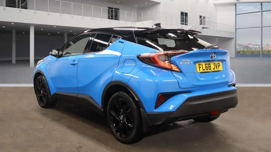 A 2018 TOYOTA C-HR 1.8 VVT-h Dynamic SUV 5dr Petrol Hybrid CVT Euro 6 (s/s) (122 ps) A 2018 TOYOTA C-HR 1.8 VVT-h Dynamic SUV 5dr Petrol Hybrid CVT Euro 6 (s/s) (122 ps)