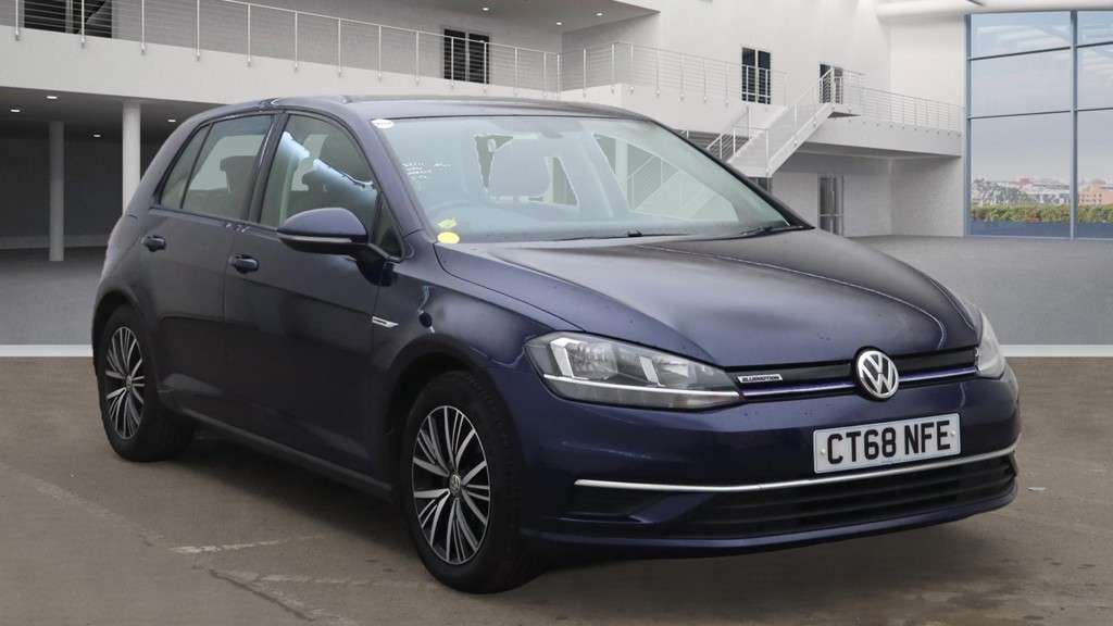 A 2019 VOLKSWAGEN GOLF SE NAVIGATION TSI EVO A 2019 VOLKSWAGEN GOLF SE NAVIGATION TSI EVO