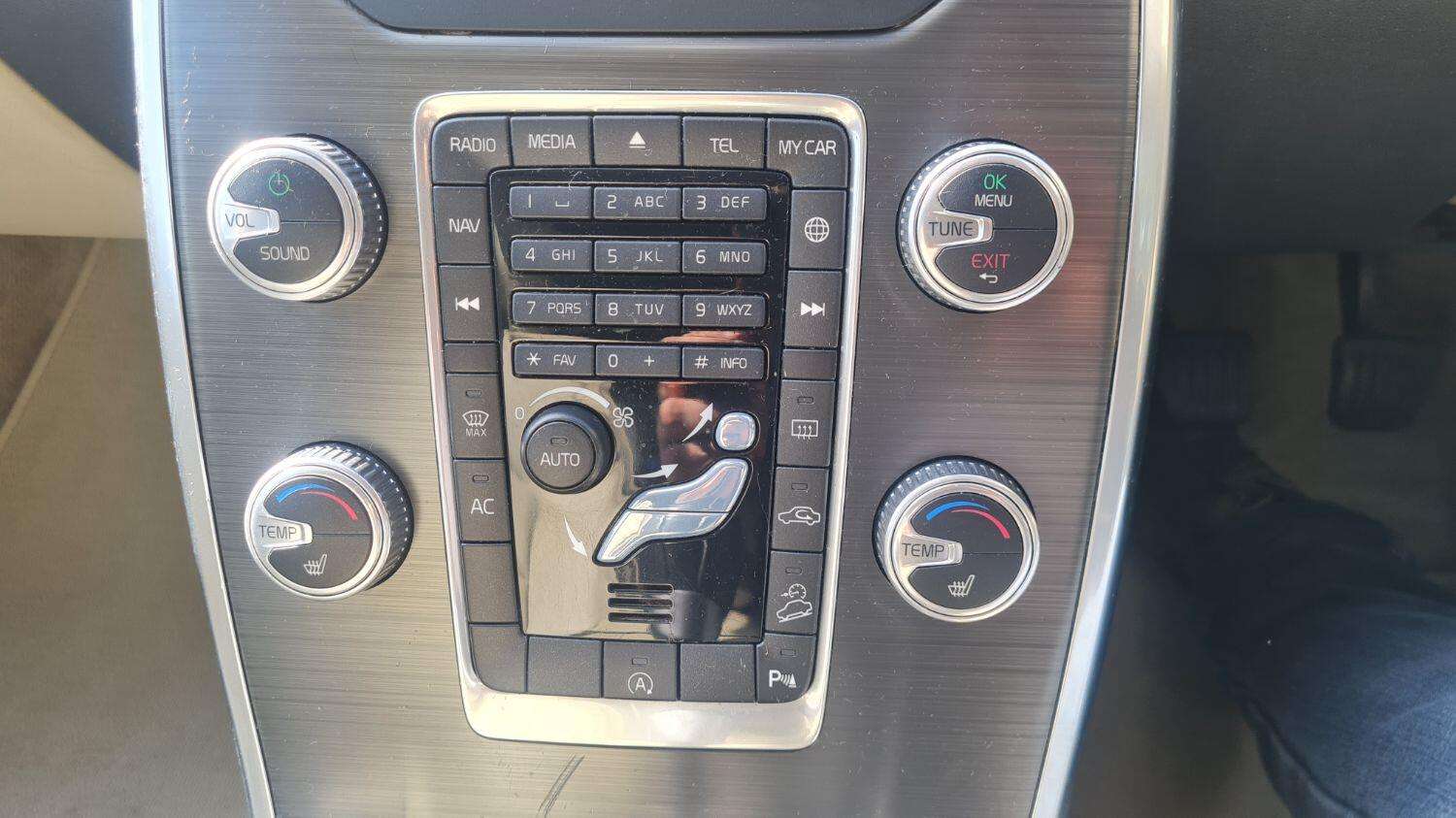 2015 VOLVO XC70 2015 VOLVO XC70