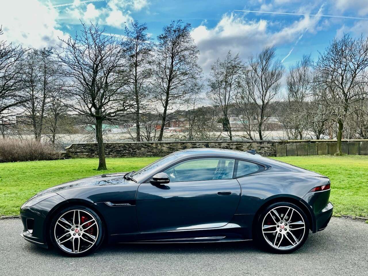 A 2020 JAGUAR F-TYPE 3.0 V6 Chequered Flag Coupe 2dr Petrol Auto Euro 6 (s/s) (340 ps) FULL SERV A 2020 JAGUAR F-TYPE 3.0 V6 Chequered Flag Coupe 2dr Petrol Auto Euro 6 (s/s) (340 ps) FULL SERV