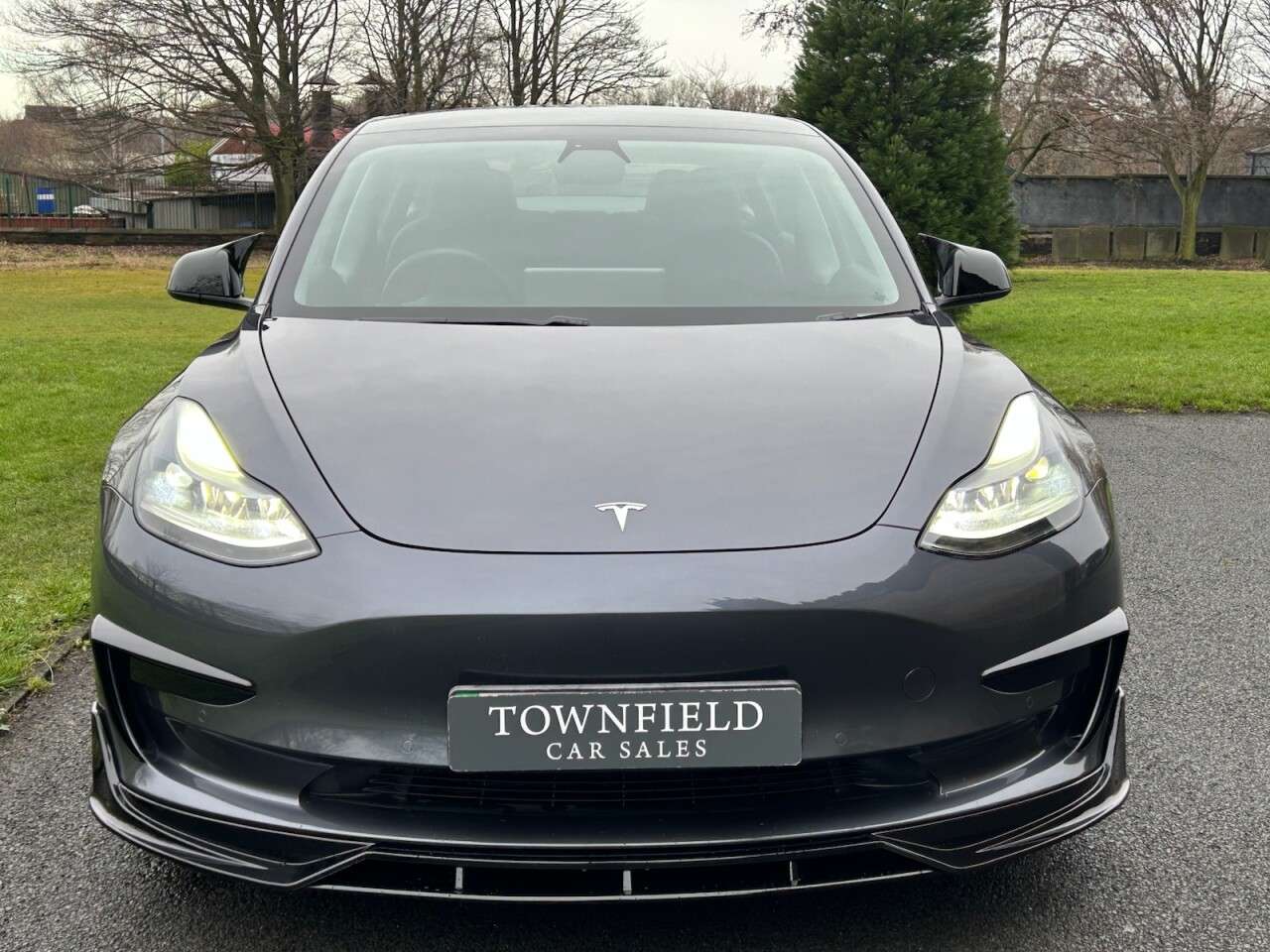 A 2021 TESLA MODEL 3 Standard Range Plus Saloon 4dr Electric Auto RWD (241 bhp) A 2021 TESLA MODEL 3 Standard Range Plus Saloon 4dr Electric Auto RWD (241 bhp)