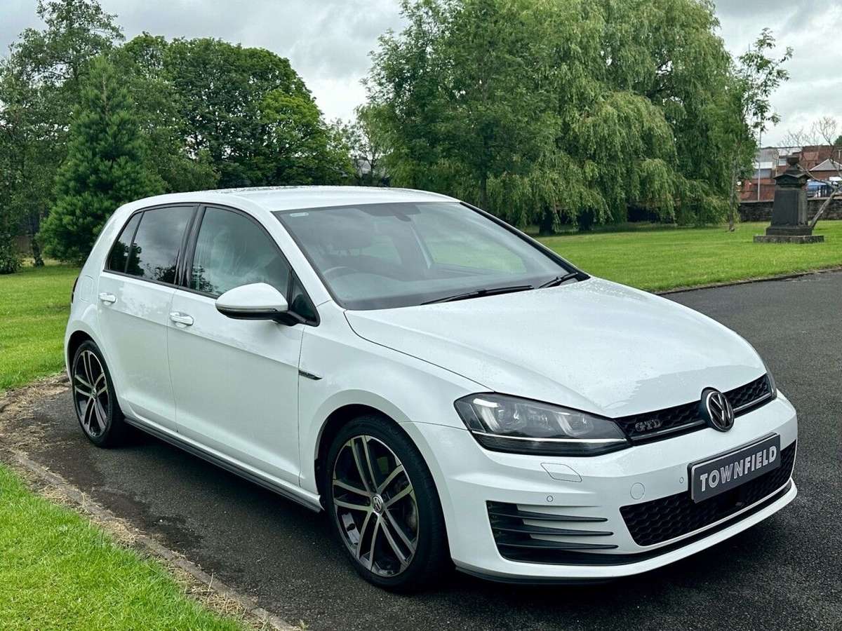 Check out this Volkswagen Golf 2014 Diesel Manual