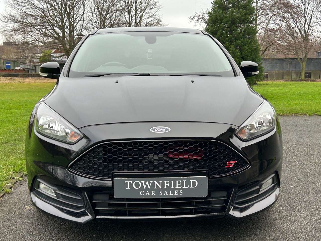 A 2018 FORD FOCUS 2.0T EcoBoost ST-2 Hatchback 5dr Petrol Manual Euro 6 (s/s) (250 ps) Hatchb A 2018 FORD FOCUS 2.0T EcoBoost ST-2 Hatchback 5dr Petrol Manual Euro 6 (s/s) (250 ps) Hatchb