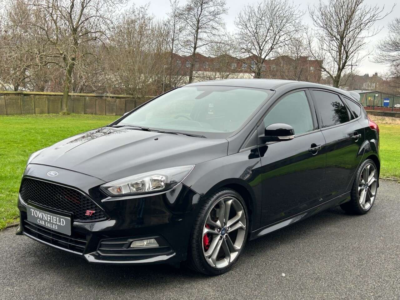 A 2018 FORD FOCUS 2.0T EcoBoost ST-2 Hatchback 5dr Petrol Manual Euro 6 (s/s) (250 ps) Hatchb A 2018 FORD FOCUS 2.0T EcoBoost ST-2 Hatchback 5dr Petrol Manual Euro 6 (s/s) (250 ps) Hatchb
