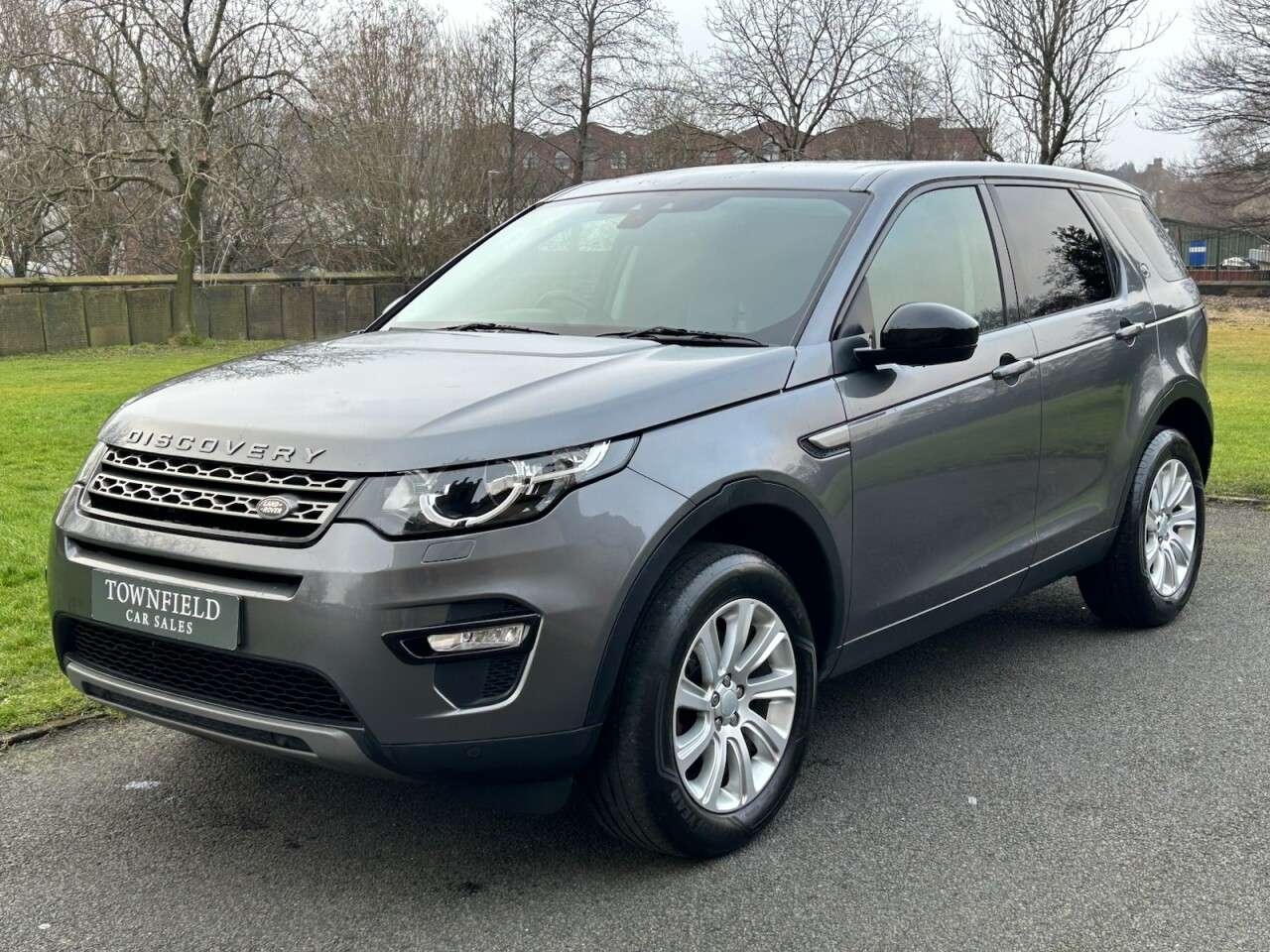 A 2016 LAND ROVER DISCOVERY SPORT 2.0 TD4 SE Tech SUV 5dr Diesel Manual 4WD Euro 6 (s/s) (180 ps) SAT NAV+HEA A 2016 LAND ROVER DISCOVERY SPORT 2.0 TD4 SE Tech SUV 5dr Diesel Manual 4WD Euro 6 (s/s) (180 ps) SAT NAV+HEA