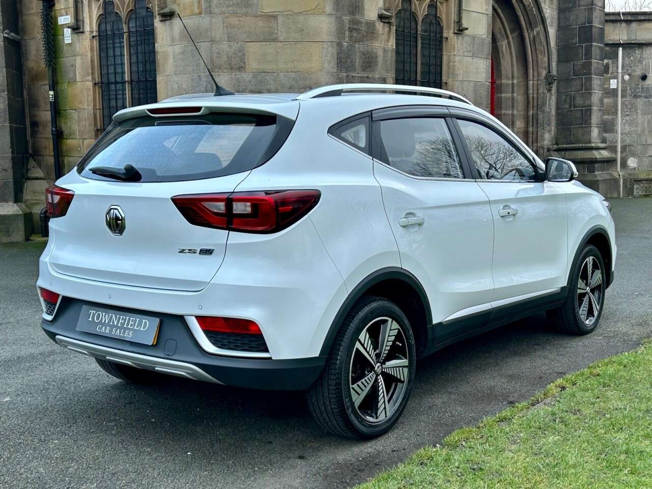 A 2020 MG MG ZS 44.5kWh Exclusive SUV 5dr Electric Auto (143 ps) A 2020 MG MG ZS 44.5kWh Exclusive SUV 5dr Electric Auto (143 ps)