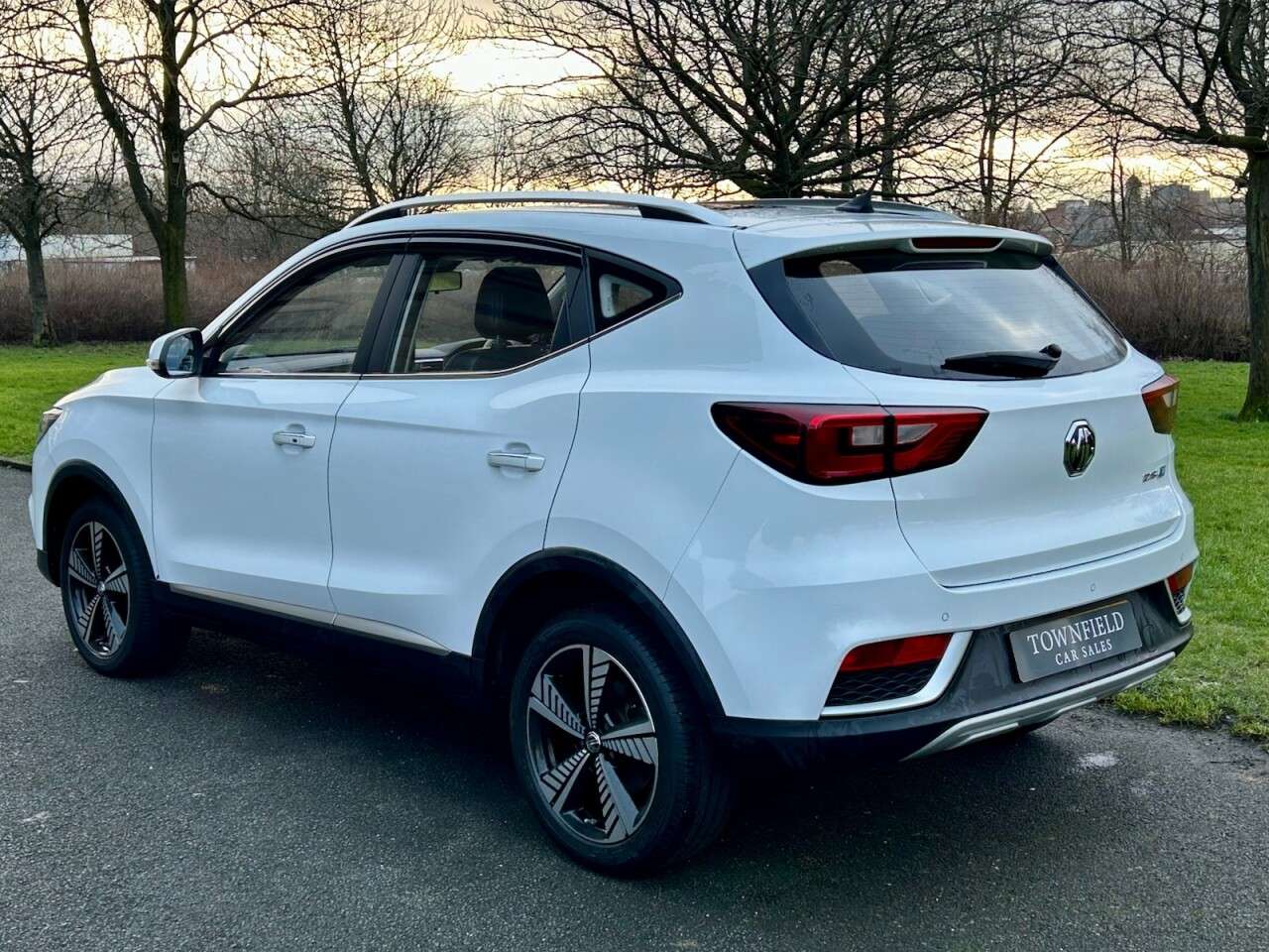 A 2020 MG MG ZS 44.5kWh Exclusive SUV 5dr Electric Auto (143 ps) AUTO+CARPLAY+HEATED LEATHE A 2020 MG MG ZS 44.5kWh Exclusive SUV 5dr Electric Auto (143 ps) AUTO+CARPLAY+HEATED LEATHE