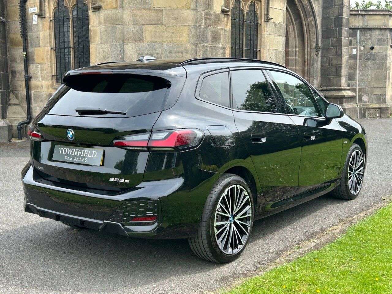 A 2023 BMW 2 SERIES ACTIVE TOURER 1.5 225xe 16.3kWh M Sport MPV 5dr Petrol Plug-in Hybrid DCT 4WD Euro 6 (s/s A 2023 BMW 2 SERIES ACTIVE TOURER 1.5 225xe 16.3kWh M Sport MPV 5dr Petrol Plug-in Hybrid DCT 4WD Euro 6 (s/s