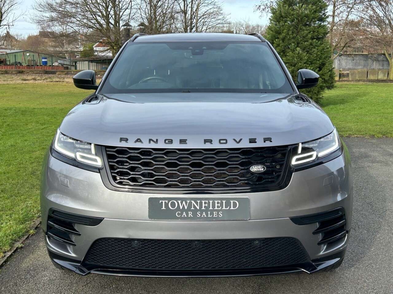 A 2020 LAND ROVER RANGE ROVER VELAR 2.0 D180 R-Dynamic SE SUV 5dr Diesel Auto 4WD Euro 6 (s/s) (180 ps) AUTO SA A 2020 LAND ROVER RANGE ROVER VELAR 2.0 D180 R-Dynamic SE SUV 5dr Diesel Auto 4WD Euro 6 (s/s) (180 ps) AUTO SA