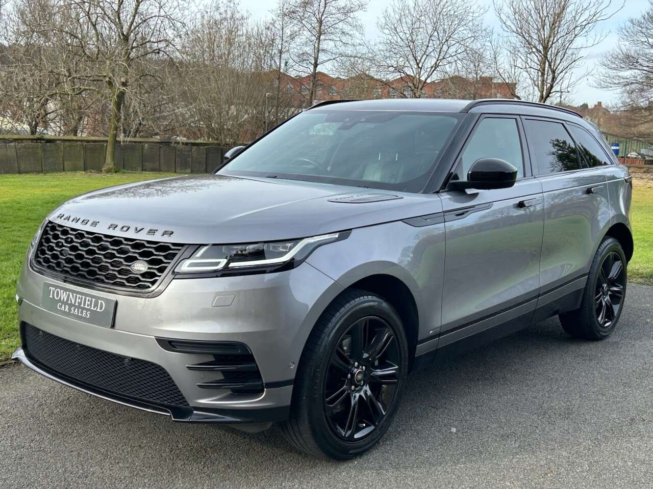 A 2020 LAND ROVER RANGE ROVER VELAR 2.0 D180 R-Dynamic SE SUV 5dr Diesel Auto 4WD Euro 6 (s/s) (180 ps) AUTO SA A 2020 LAND ROVER RANGE ROVER VELAR 2.0 D180 R-Dynamic SE SUV 5dr Diesel Auto 4WD Euro 6 (s/s) (180 ps) AUTO SA