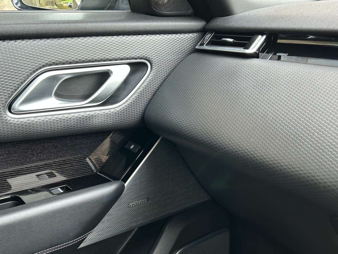 2020 LAND ROVER RANGE ROVER VELAR 2020 LAND ROVER RANGE ROVER VELAR