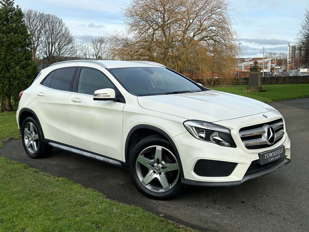 A 2015 MERCEDES-BENZ GLA 2.1 GLA200d AMG Line SUV 5dr Diesel Manual Euro 6 (s/s) (136 ps) POWER TAIL A 2015 MERCEDES-BENZ GLA 2.1 GLA200d AMG Line SUV 5dr Diesel Manual Euro 6 (s/s) (136 ps) POWER TAIL