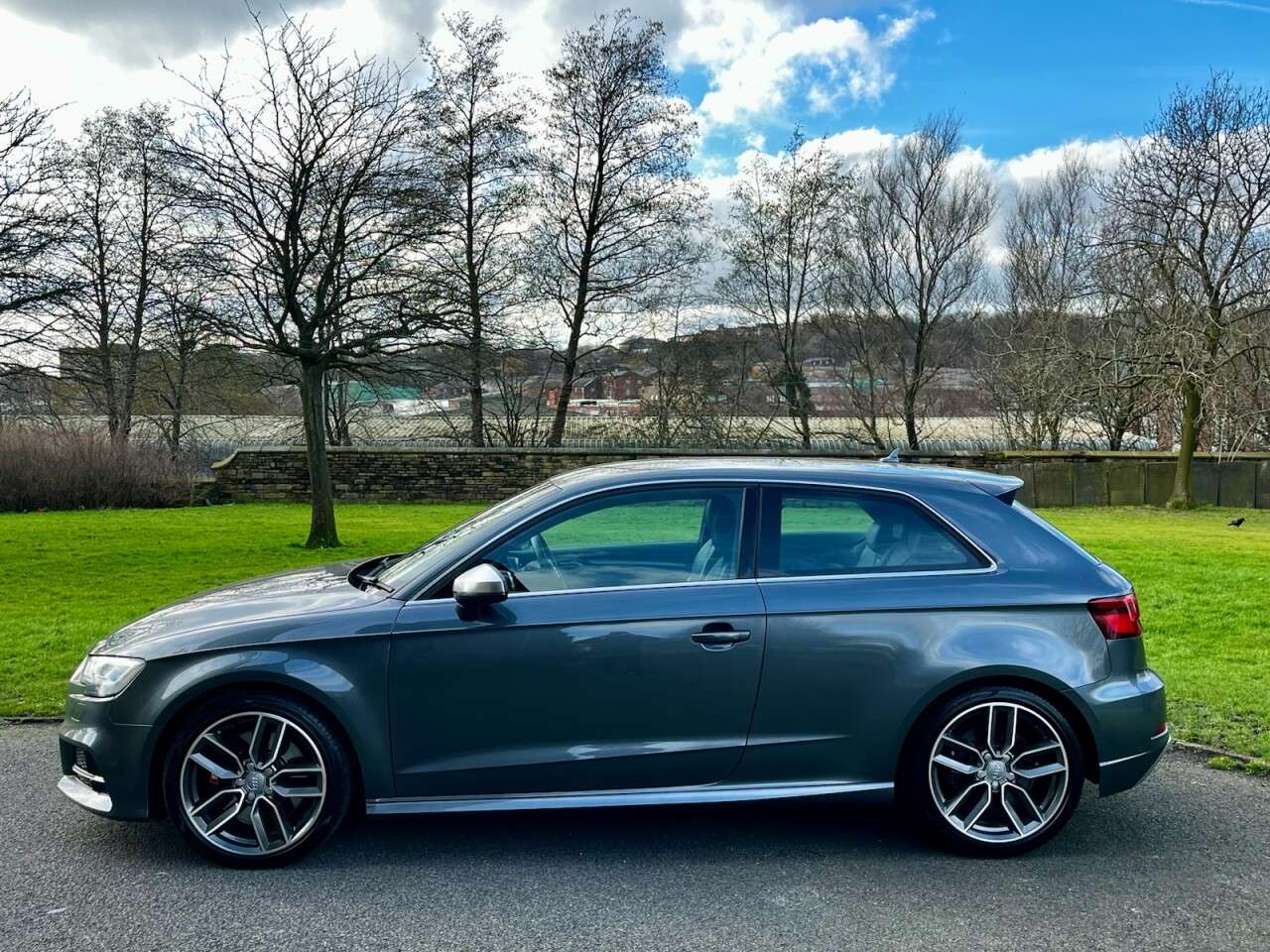A 2017 AUDI S3 2.0 TFSI Hatchback 3dr Petrol S Tronic quattro Euro 6 (s/s) (310 ps) SAT NA A 2017 AUDI S3 2.0 TFSI Hatchback 3dr Petrol S Tronic quattro Euro 6 (s/s) (310 ps) SAT NA
