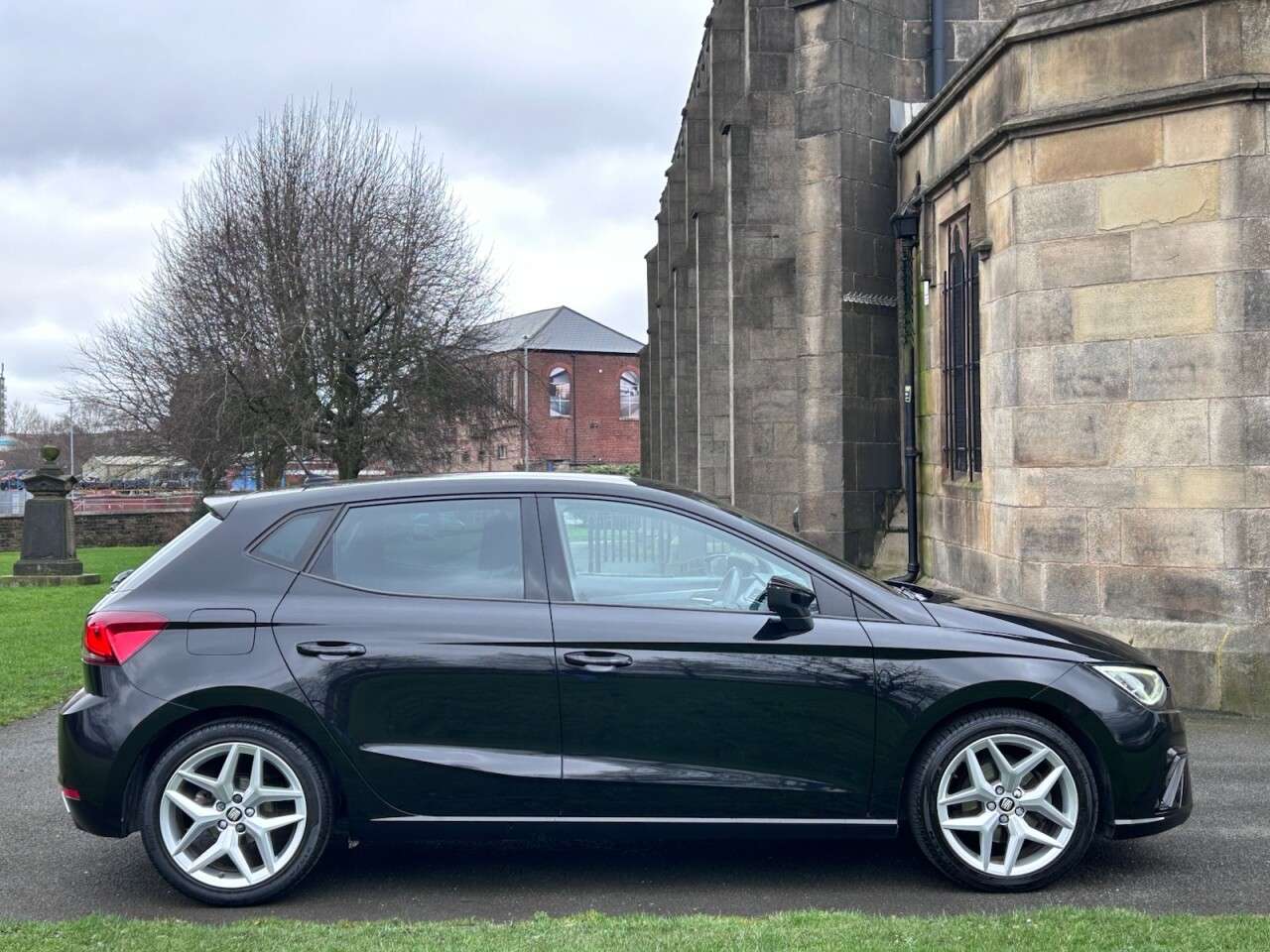 A 2020 SEAT IBIZA 1.0 TSI FR Hatchback 5dr Petrol DSG Euro 6 (s/s) GPF (115 ps) A 2020 SEAT IBIZA 1.0 TSI FR Hatchback 5dr Petrol DSG Euro 6 (s/s) GPF (115 ps)