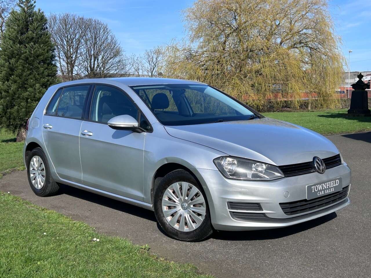 A 2013 VOLKSWAGEN GOLF 1.2 TSI BlueMotion Tech S Hatchback 5dr Petrol Manual Euro 5 (s/s) (85 ps) A 2013 VOLKSWAGEN GOLF 1.2 TSI BlueMotion Tech S Hatchback 5dr Petrol Manual Euro 5 (s/s) (85 ps)
