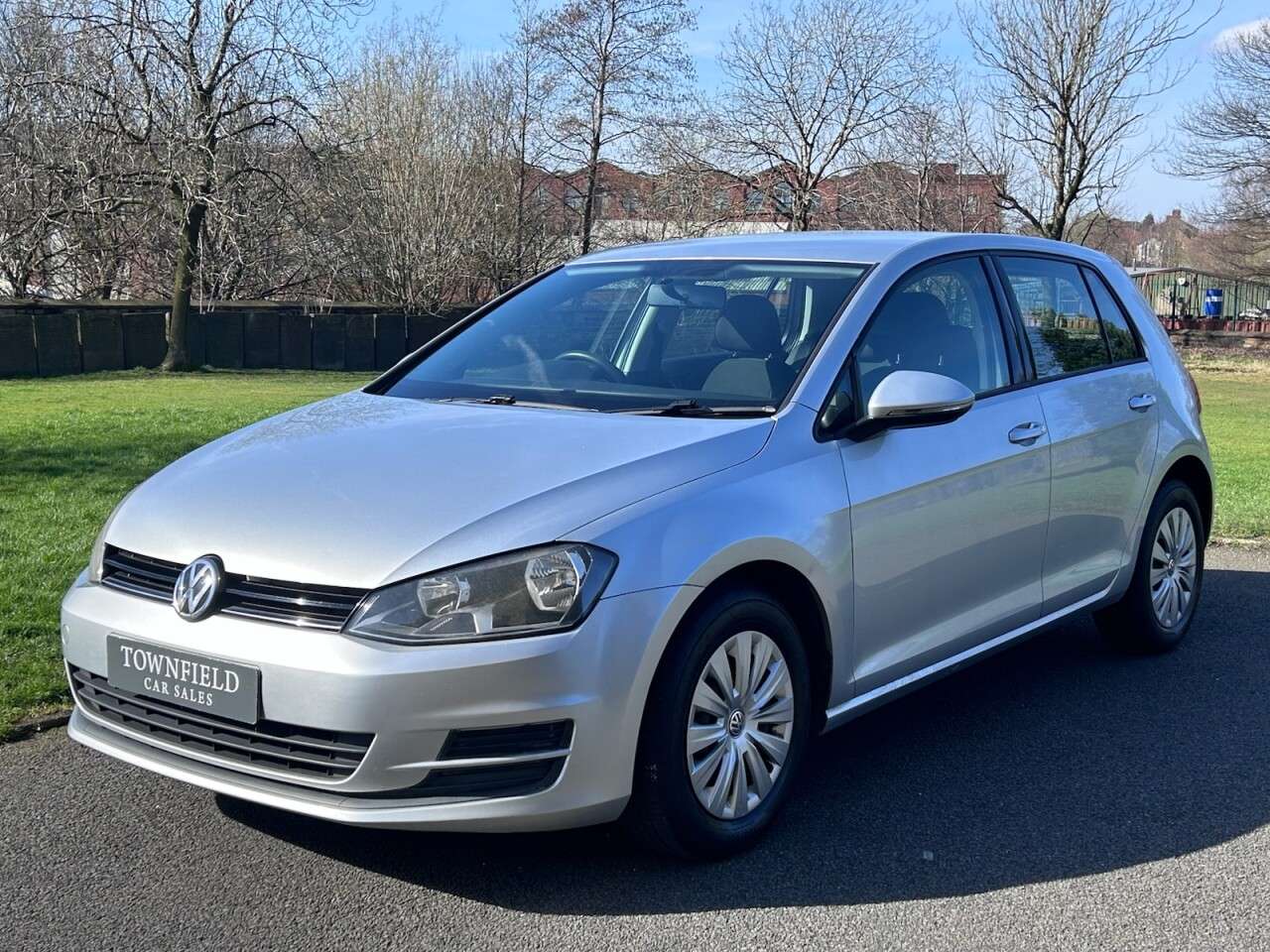 A 2013 VOLKSWAGEN GOLF 1.2 TSI BlueMotion Tech S Hatchback 5dr Petrol Manual Euro 5 (s/s) (85 ps) A 2013 VOLKSWAGEN GOLF 1.2 TSI BlueMotion Tech S Hatchback 5dr Petrol Manual Euro 5 (s/s) (85 ps)