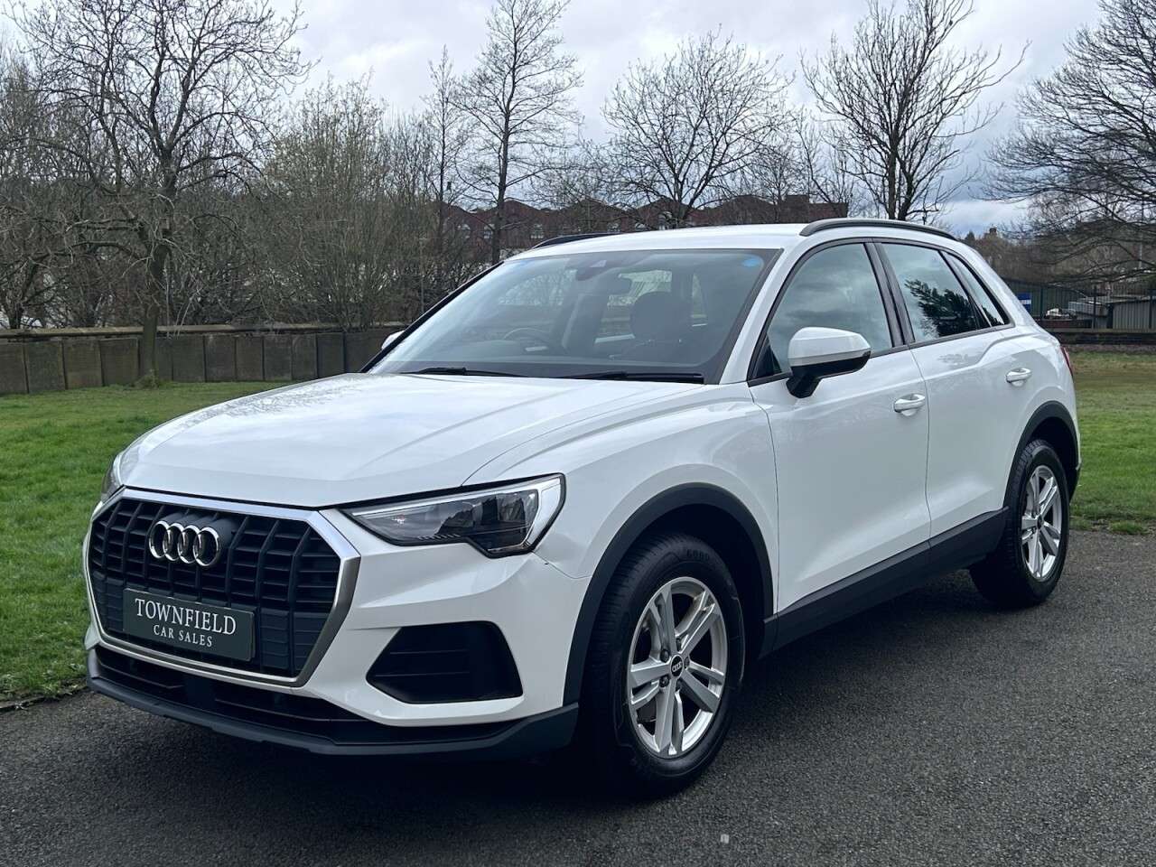 A 2021 AUDI Q3 1.5 TFSI CoD 35 Technik SUV 5dr Petrol Manual Euro 6 (s/s) (150 ps) A 2021 AUDI Q3 1.5 TFSI CoD 35 Technik SUV 5dr Petrol Manual Euro 6 (s/s) (150 ps)