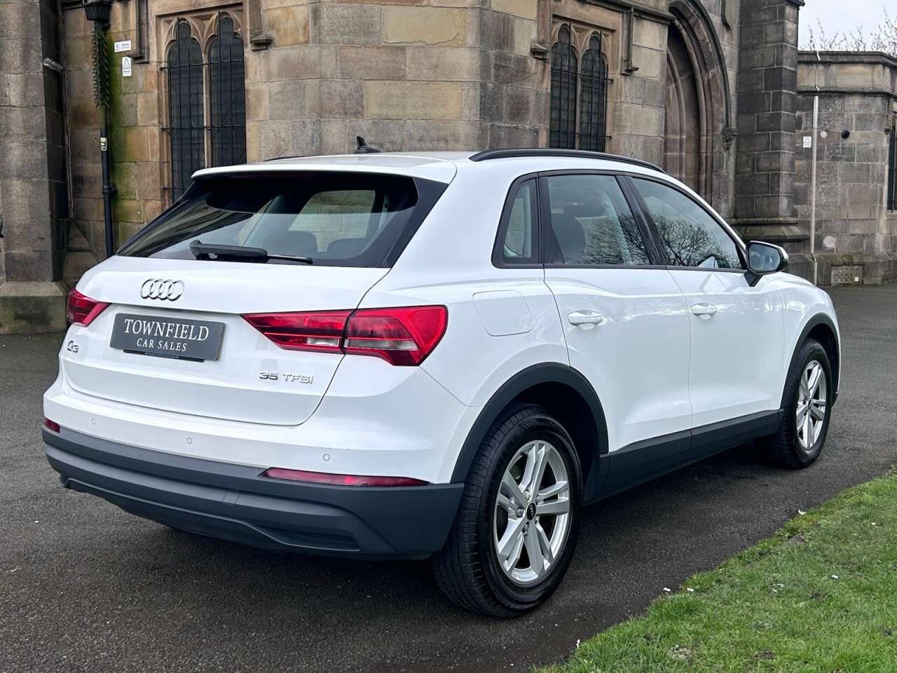 A 2021 AUDI Q3 1.5 TFSI CoD 35 Technik SUV 5dr Petrol Manual Euro 6 (s/s) (150 ps) A 2021 AUDI Q3 1.5 TFSI CoD 35 Technik SUV 5dr Petrol Manual Euro 6 (s/s) (150 ps)