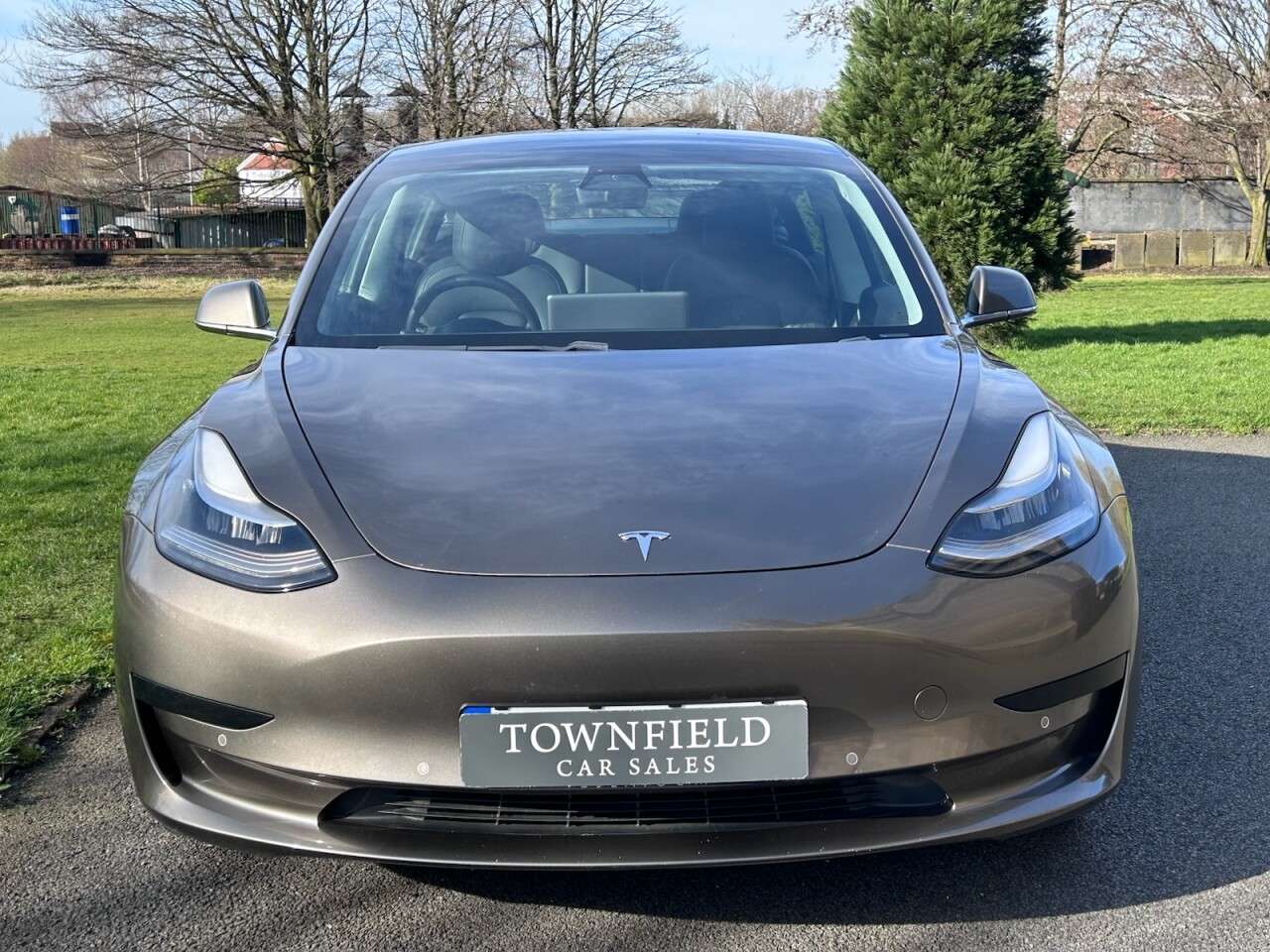 A 2020 TESLA MODEL 3 Standard Range Plus Saloon 4dr Electric Auto RWD (241 bhp) A 2020 TESLA MODEL 3 Standard Range Plus Saloon 4dr Electric Auto RWD (241 bhp)