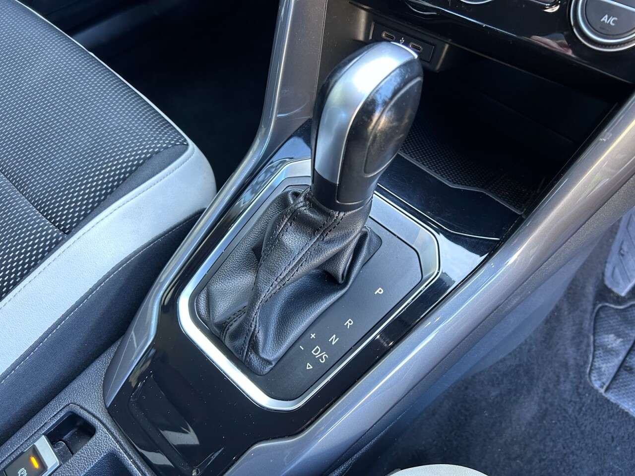 2021 VOLKSWAGEN T-ROC 2021 VOLKSWAGEN T-ROC