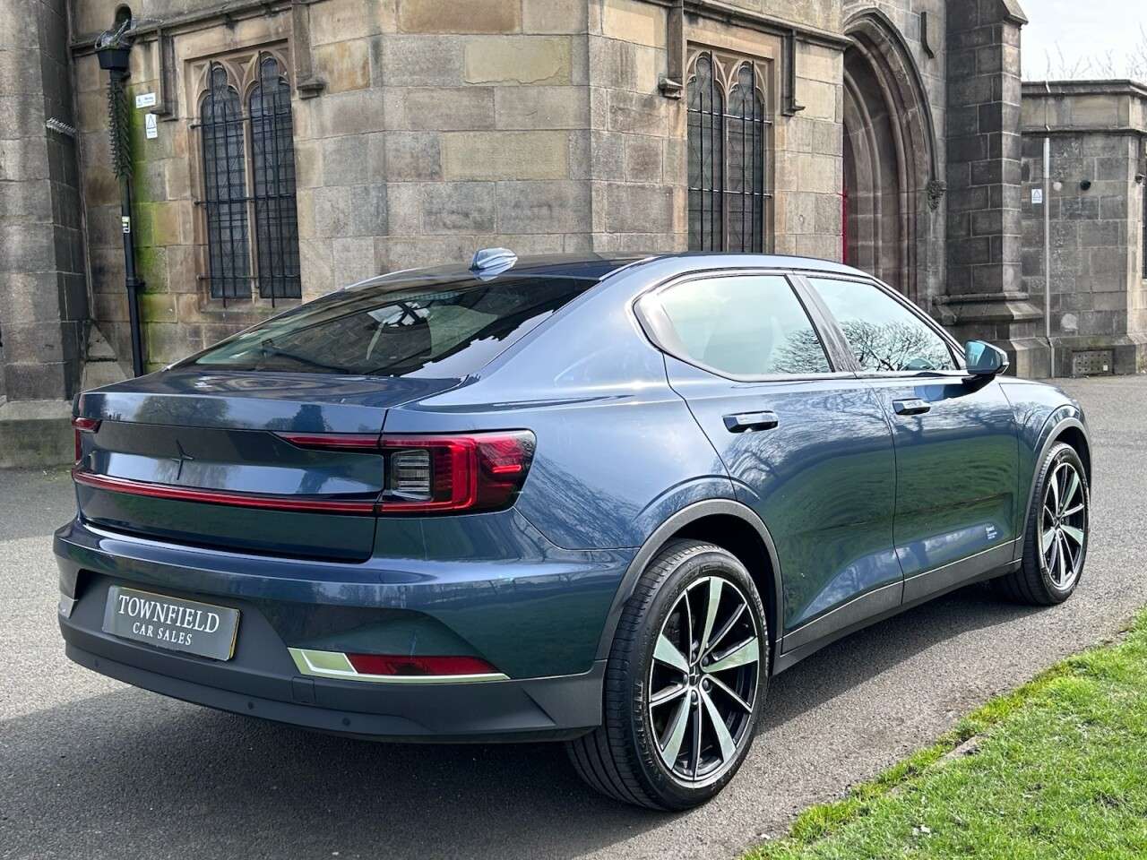 A 2021 POLESTAR POLESTAR 2 Single Motor 64kWh Standard Range Fastback 5dr Electric Auto FWD (224 ps) P A 2021 POLESTAR POLESTAR 2 Single Motor 64kWh Standard Range Fastback 5dr Electric Auto FWD (224 ps) P