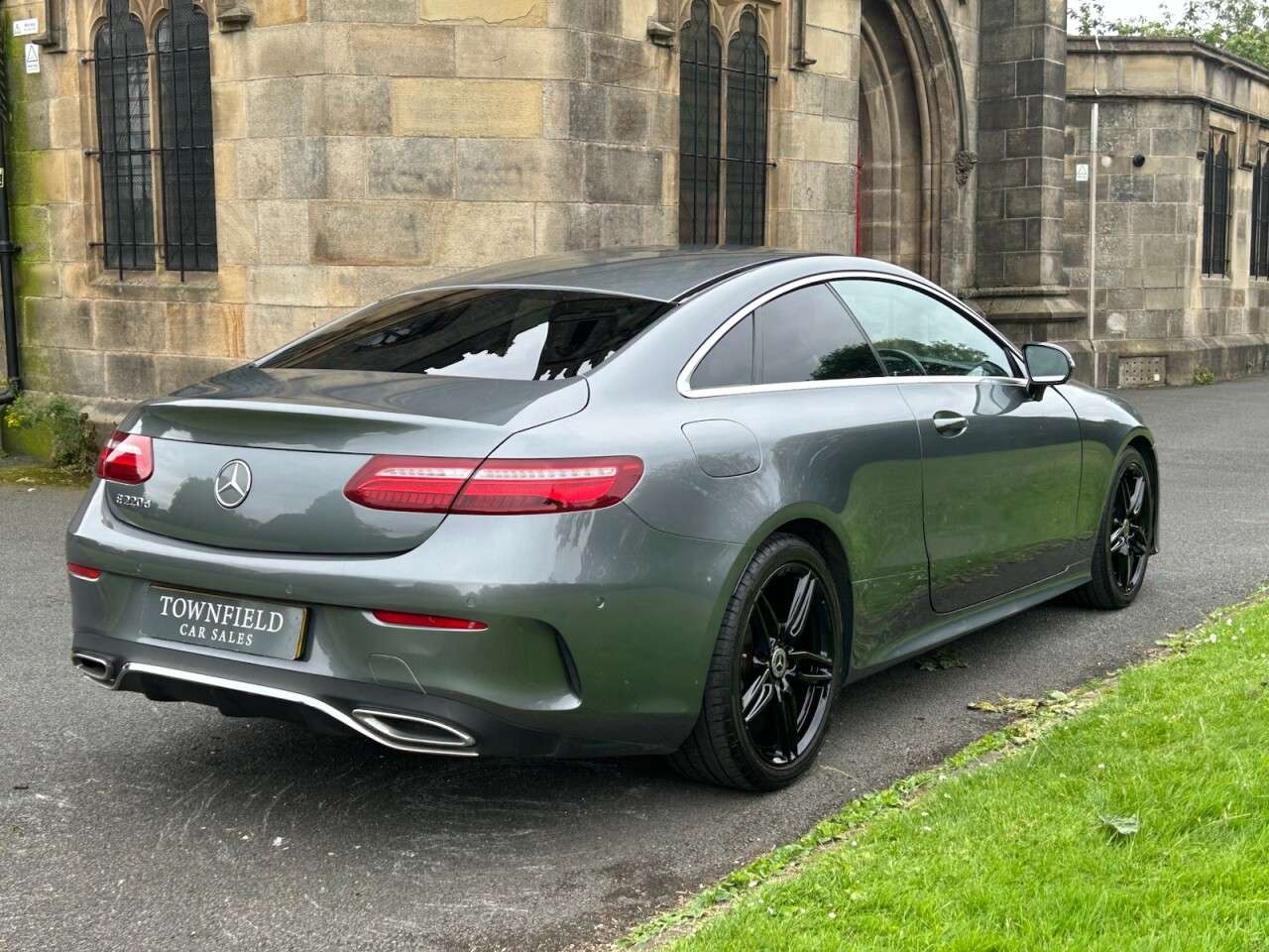 A 2019 MERCEDES-BENZ E-CLASS 2.0 E220d AMG Line Coupe 2dr Diesel G-Tronic+ Euro 6 (s/s) (194 ps) SAT NAV A 2019 MERCEDES-BENZ E-CLASS 2.0 E220d AMG Line Coupe 2dr Diesel G-Tronic+ Euro 6 (s/s) (194 ps) SAT NAV