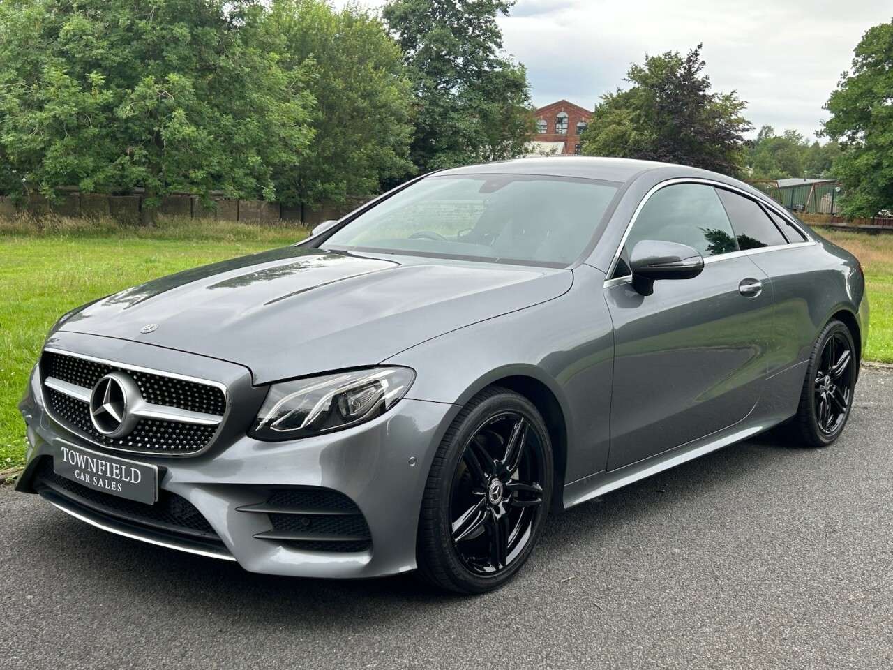 A 2019 MERCEDES-BENZ E-CLASS 2.0 E220d AMG Line Coupe 2dr Diesel G-Tronic+ Euro 6 (s/s) (194 ps) SAT NAV A 2019 MERCEDES-BENZ E-CLASS 2.0 E220d AMG Line Coupe 2dr Diesel G-Tronic+ Euro 6 (s/s) (194 ps) SAT NAV